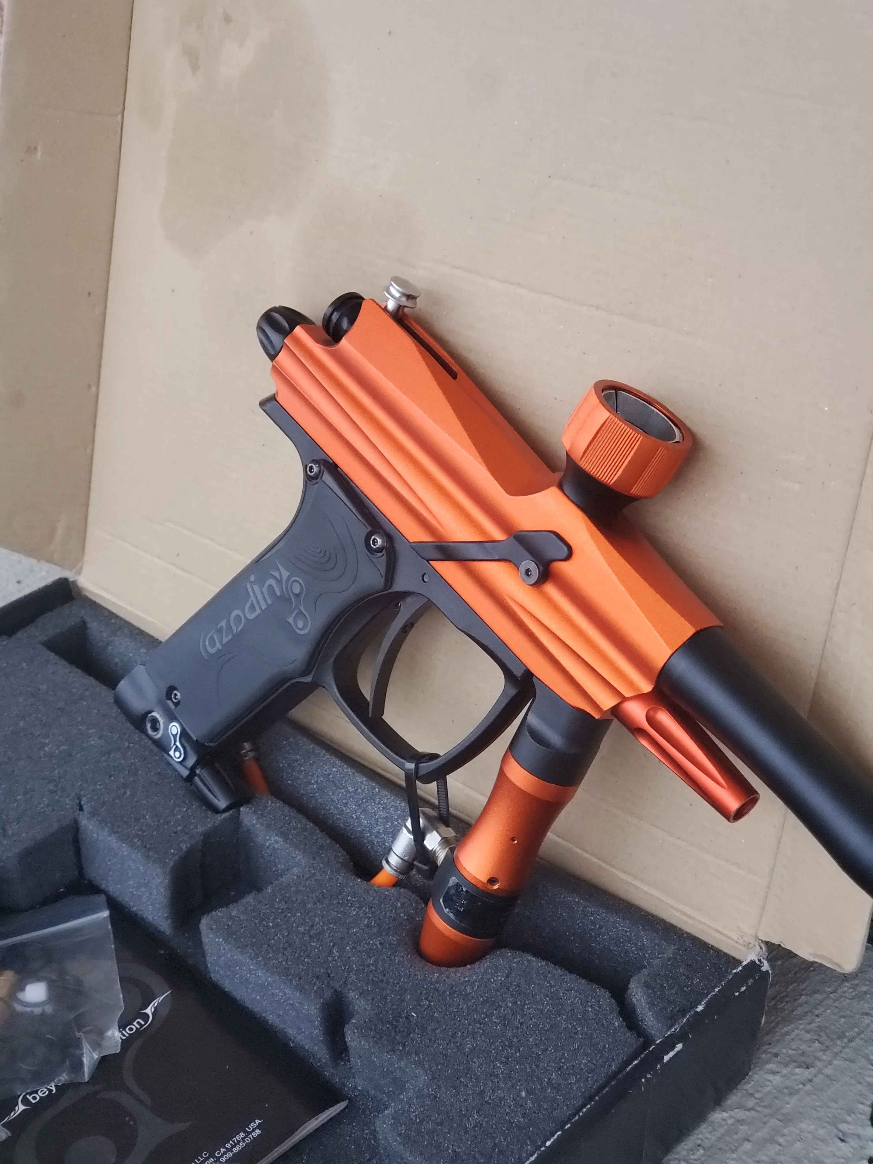Azodin Blitz Paintball Gun - Orange/Black - Image 2