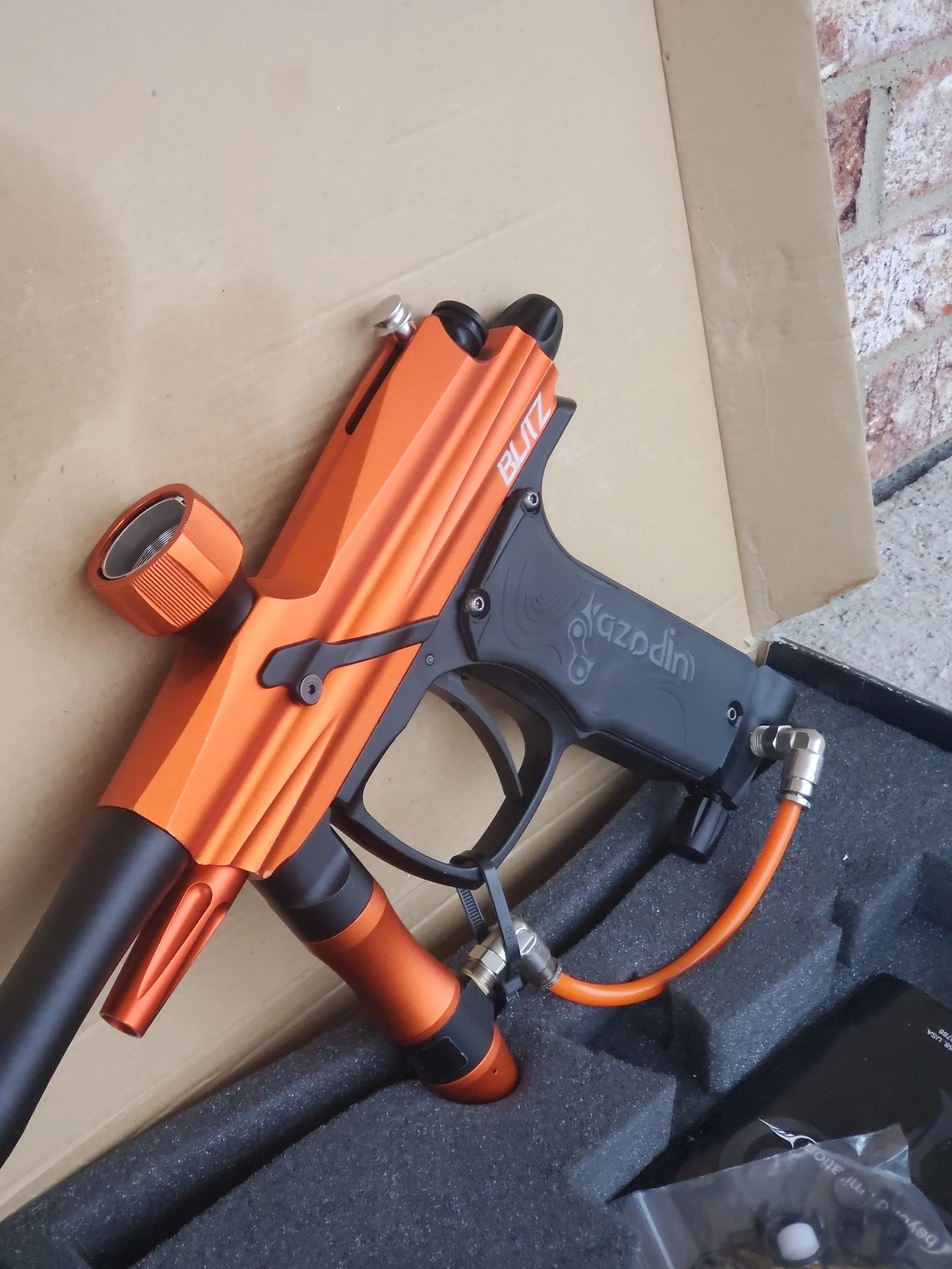 Azodin Blitz Paintball Gun - Orange/Black - Image 4