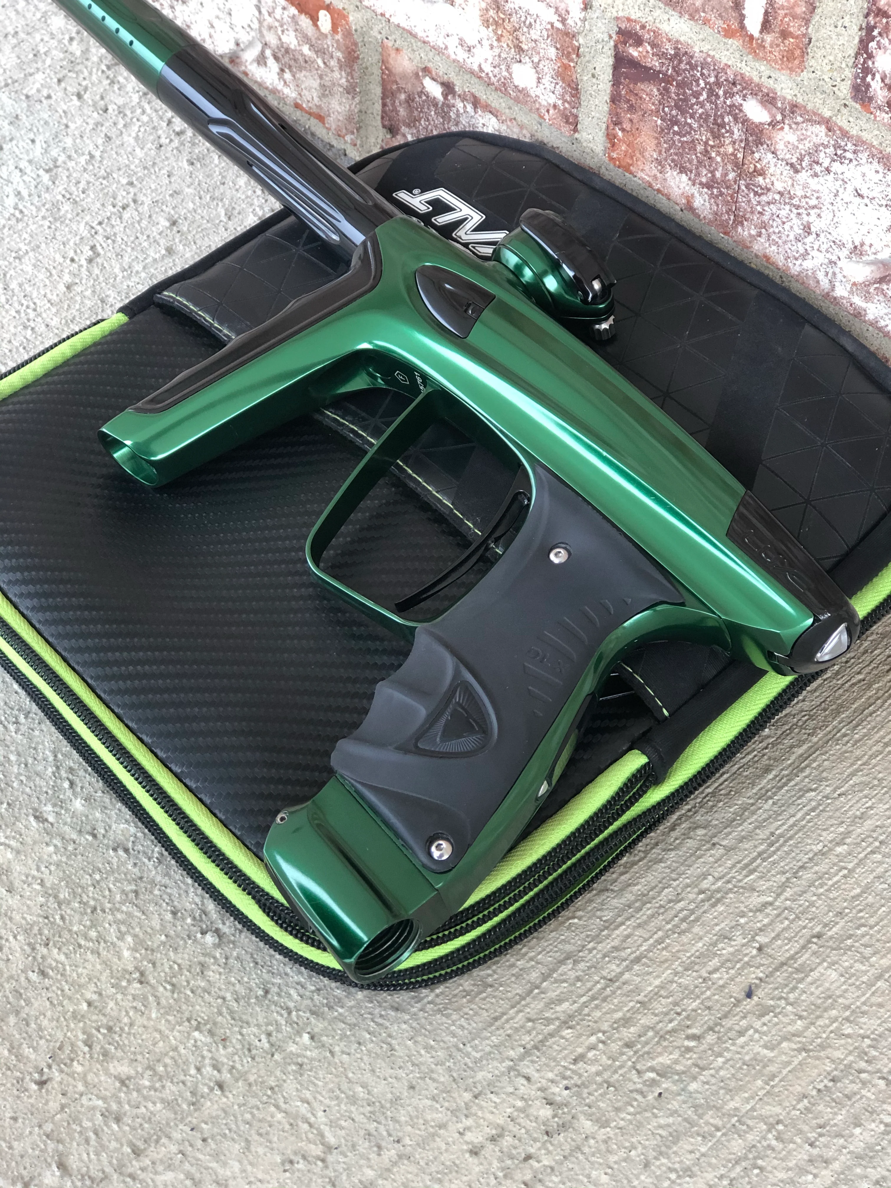 Used DLX Luxe Ice Paintball Marker - Gloss Emerald - Image 2