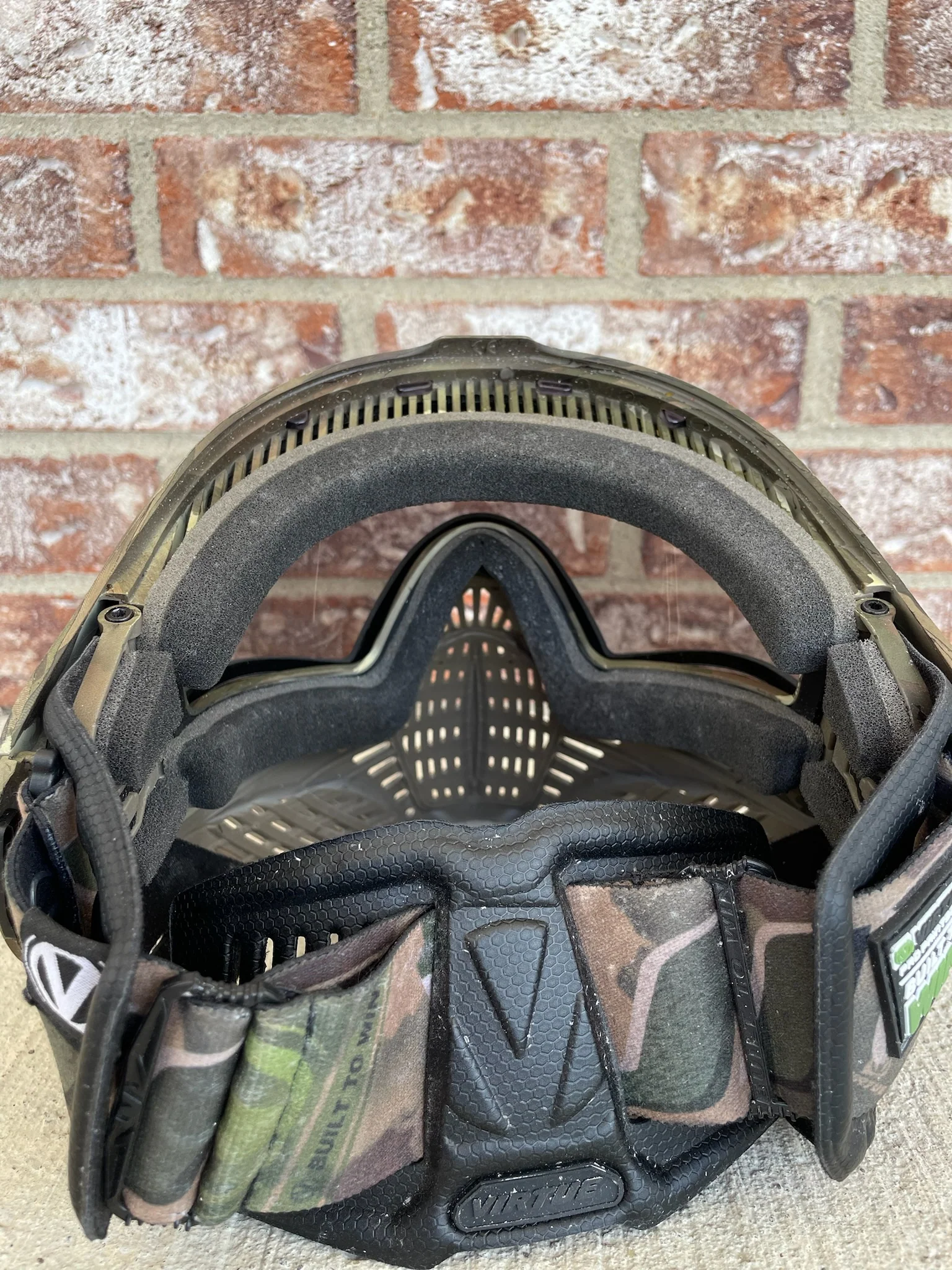 Used Virtue Vio Contour 2 Paintball Mask- Brush Camo w/ 2 lens w/ Soft Goggle Bag - Image 5