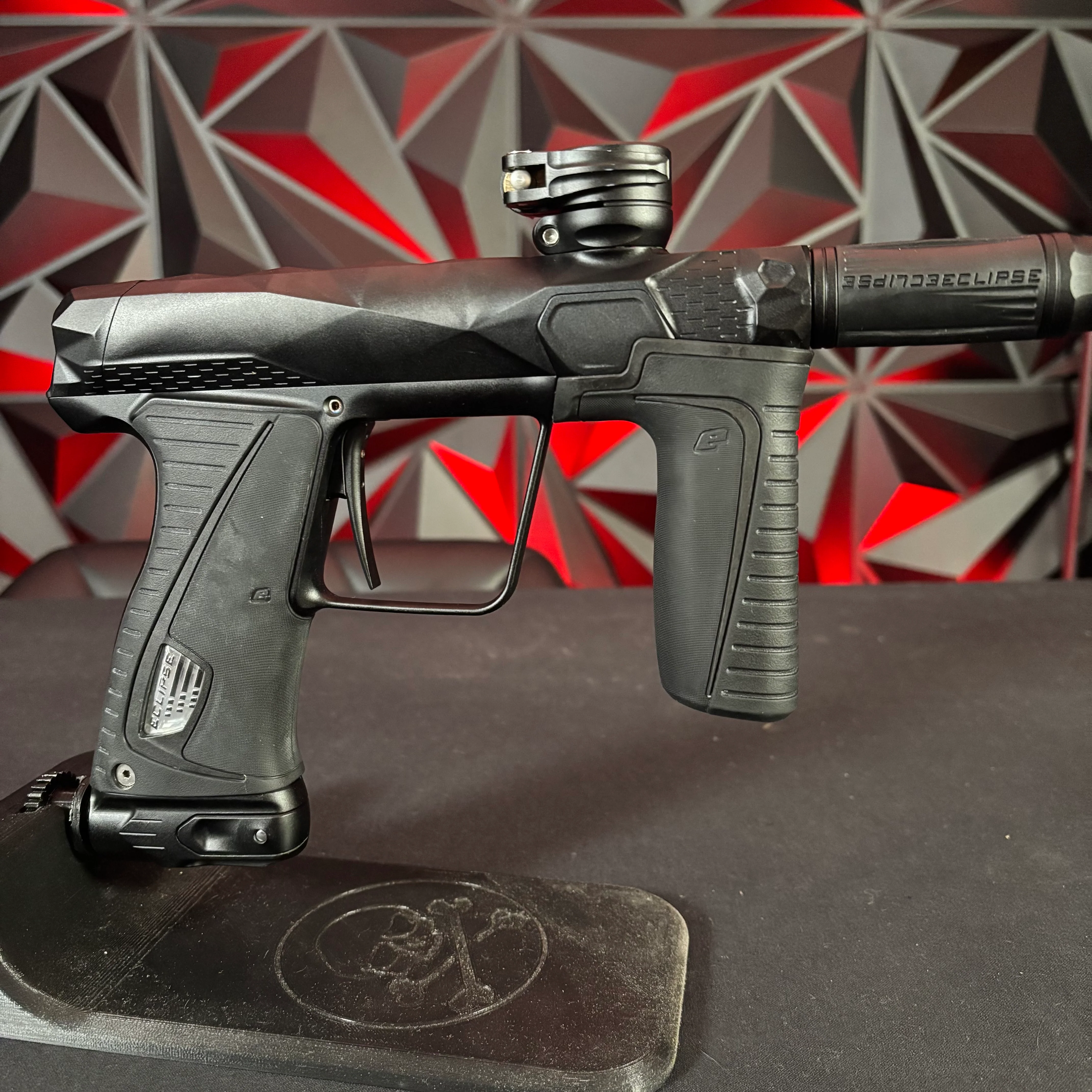 Used Planet Eclipse/Infamous 180r Paintball Gun - Midnight /w S63 Barrel and 2 inserts - Image 3