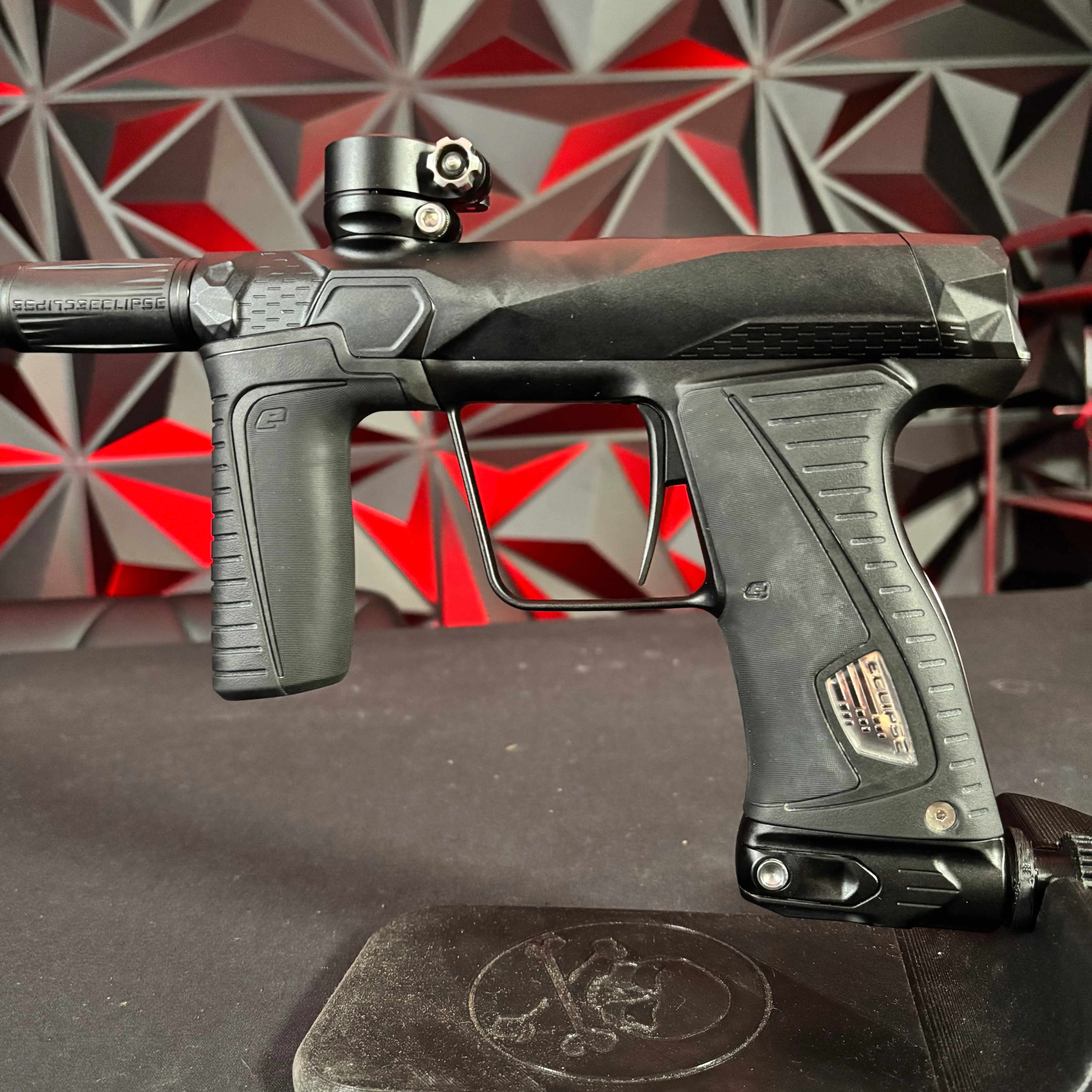 Used Planet Eclipse/Infamous 180r Paintball Gun - Midnight /w S63 Barrel and 2 inserts - Image 4
