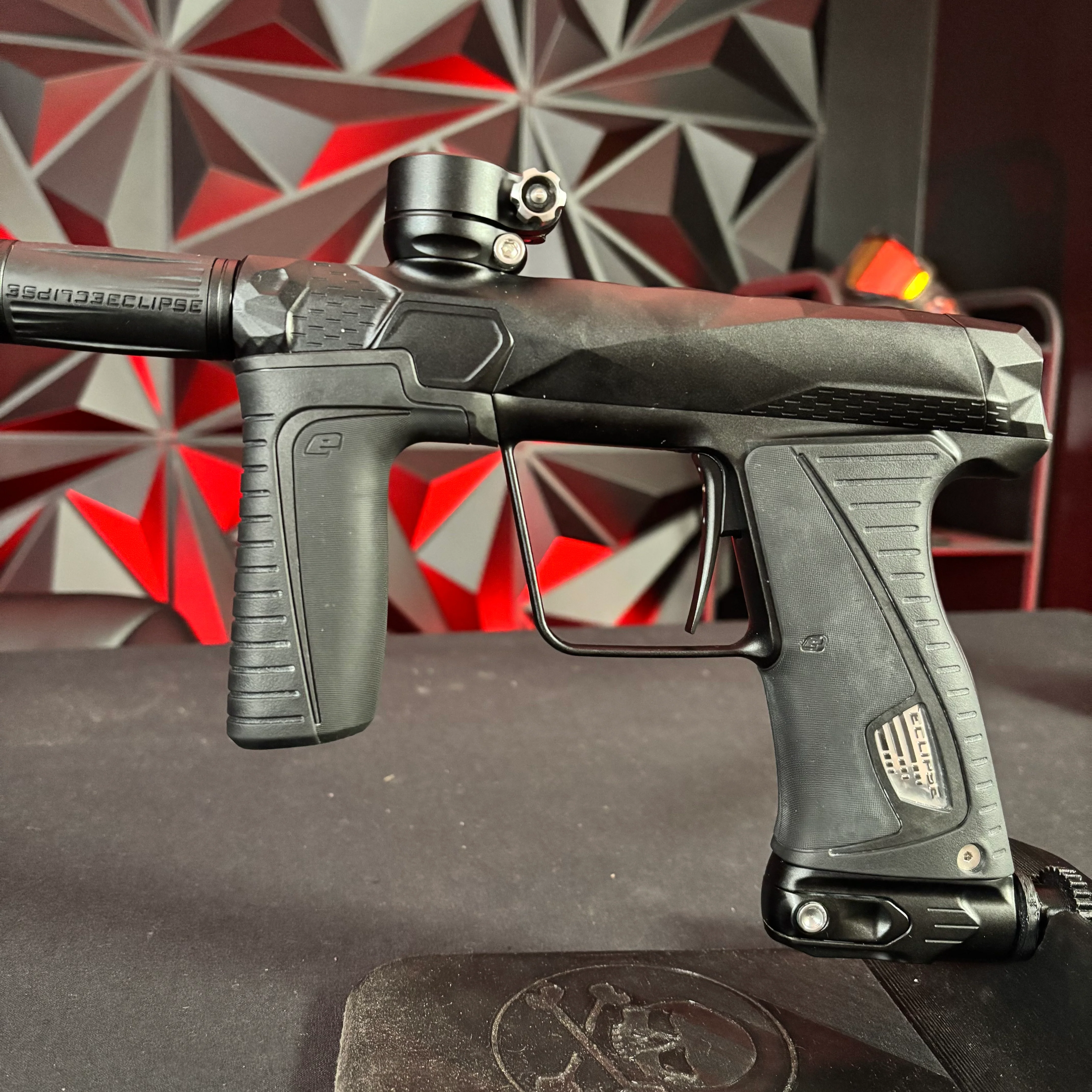 Used Planet Eclipse/Infamous 180r Paintball Gun - Midnight /w S63 Barrel and 2 inserts - Image 5