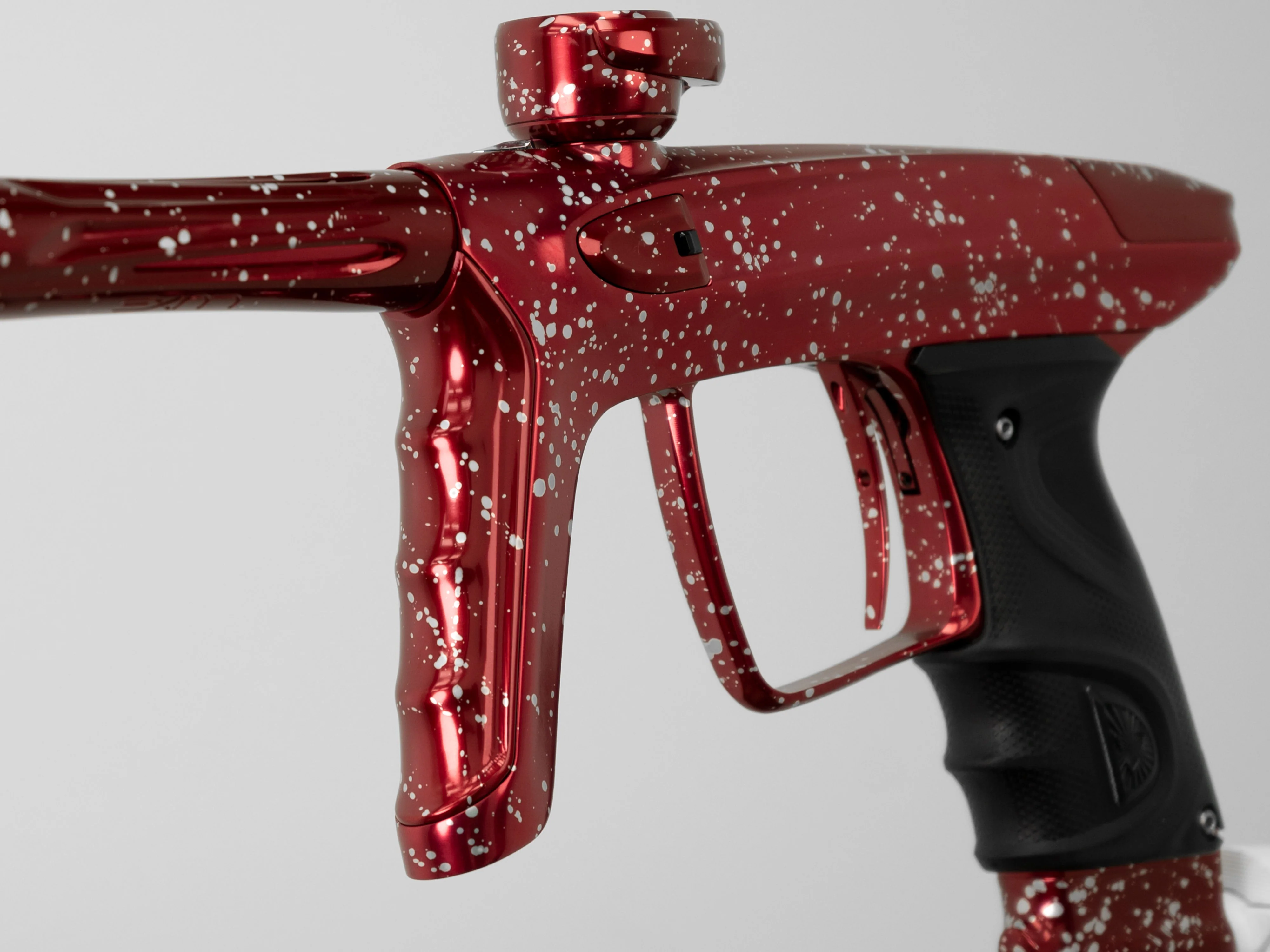 DLX Luxe TM40 Paintball Gun - LE Dr. Speckle (Gloss Red / Silver Speckle) - Image 3