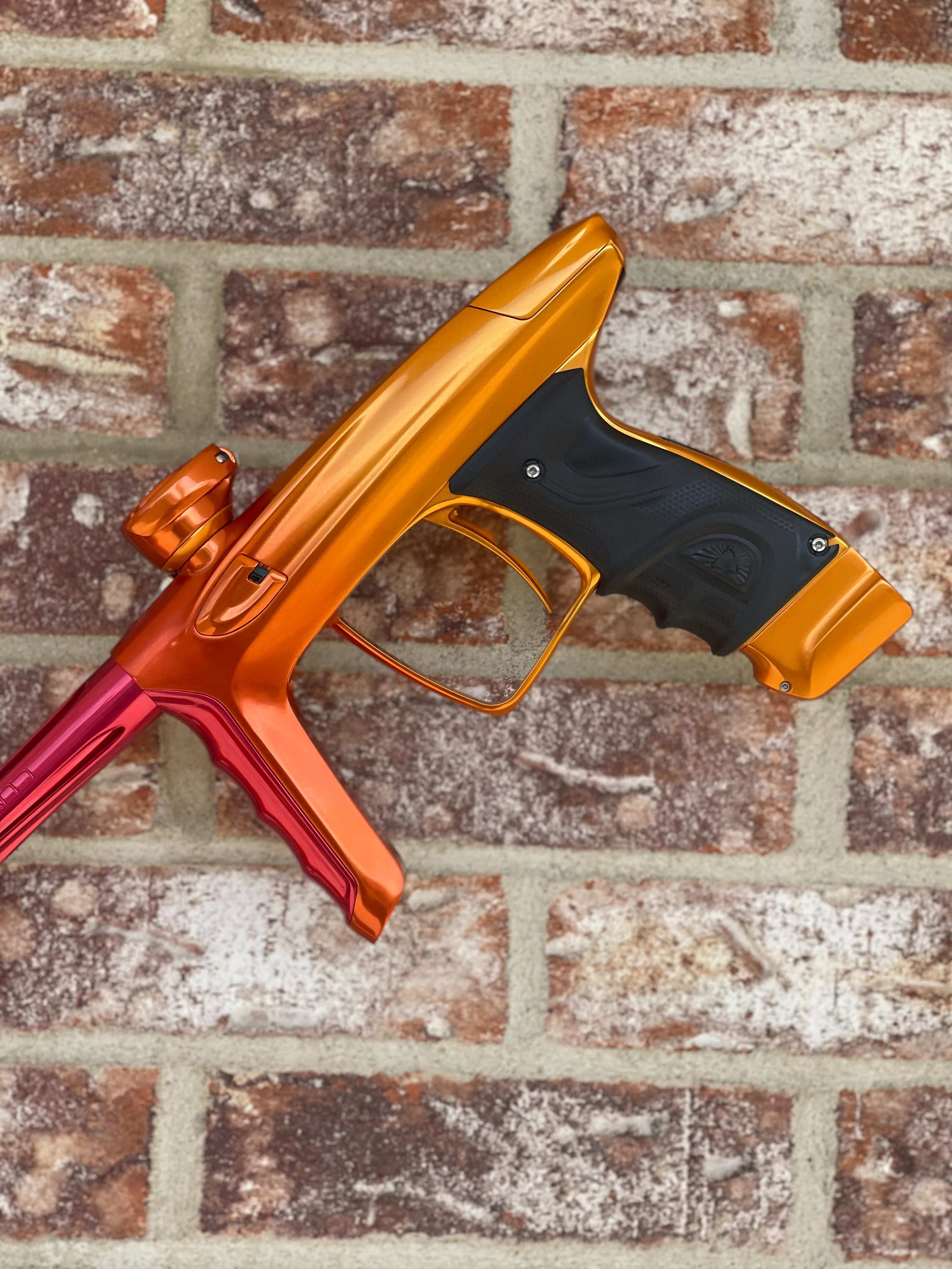 DLX Luxe TM40 Paintball Gun - LE Fade - Sunrise - Orange/Red - Image 2
