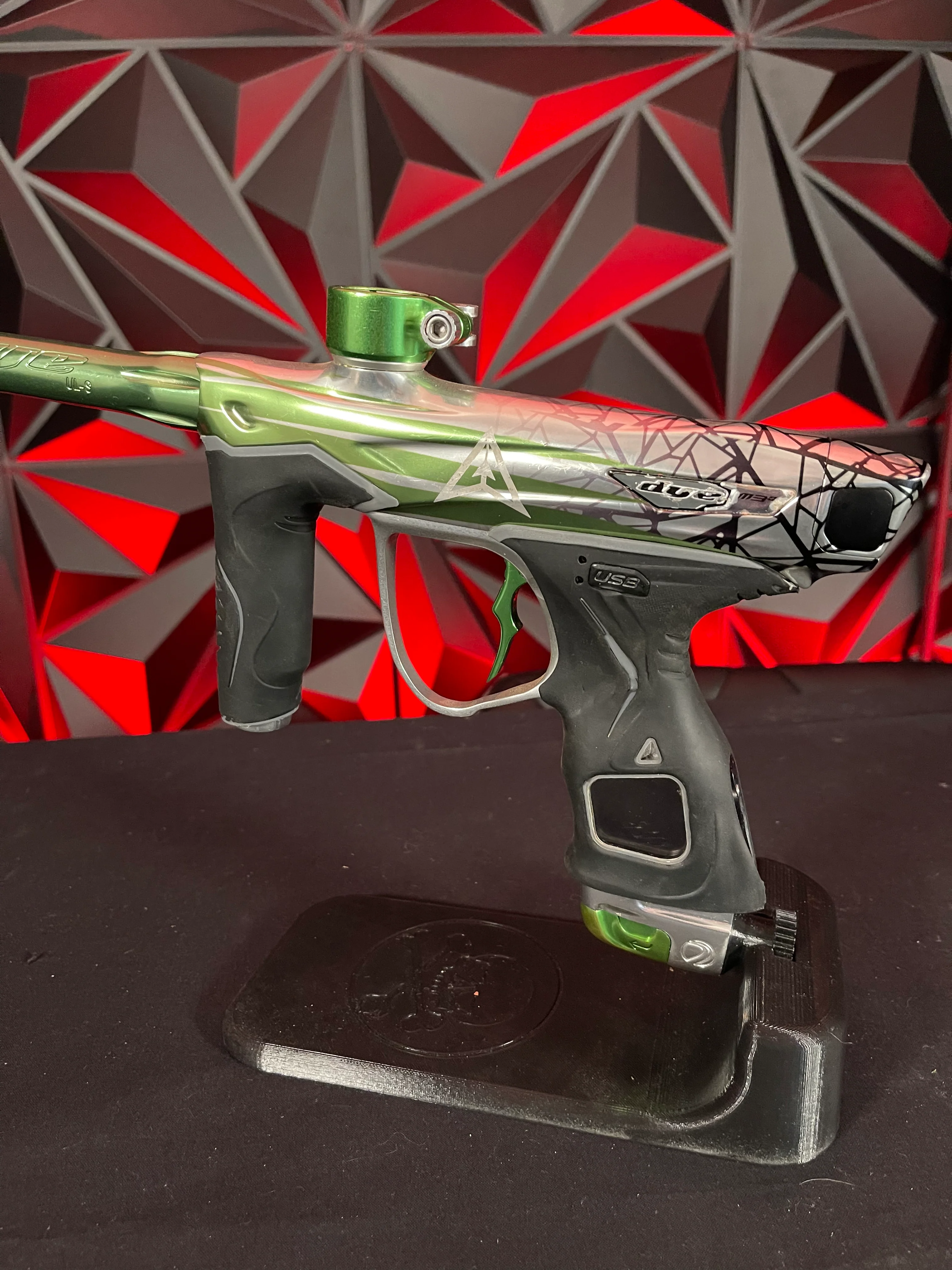Used Dye M3+ Paintball Marker - Green Columbus LVL Up Edition - Image 2