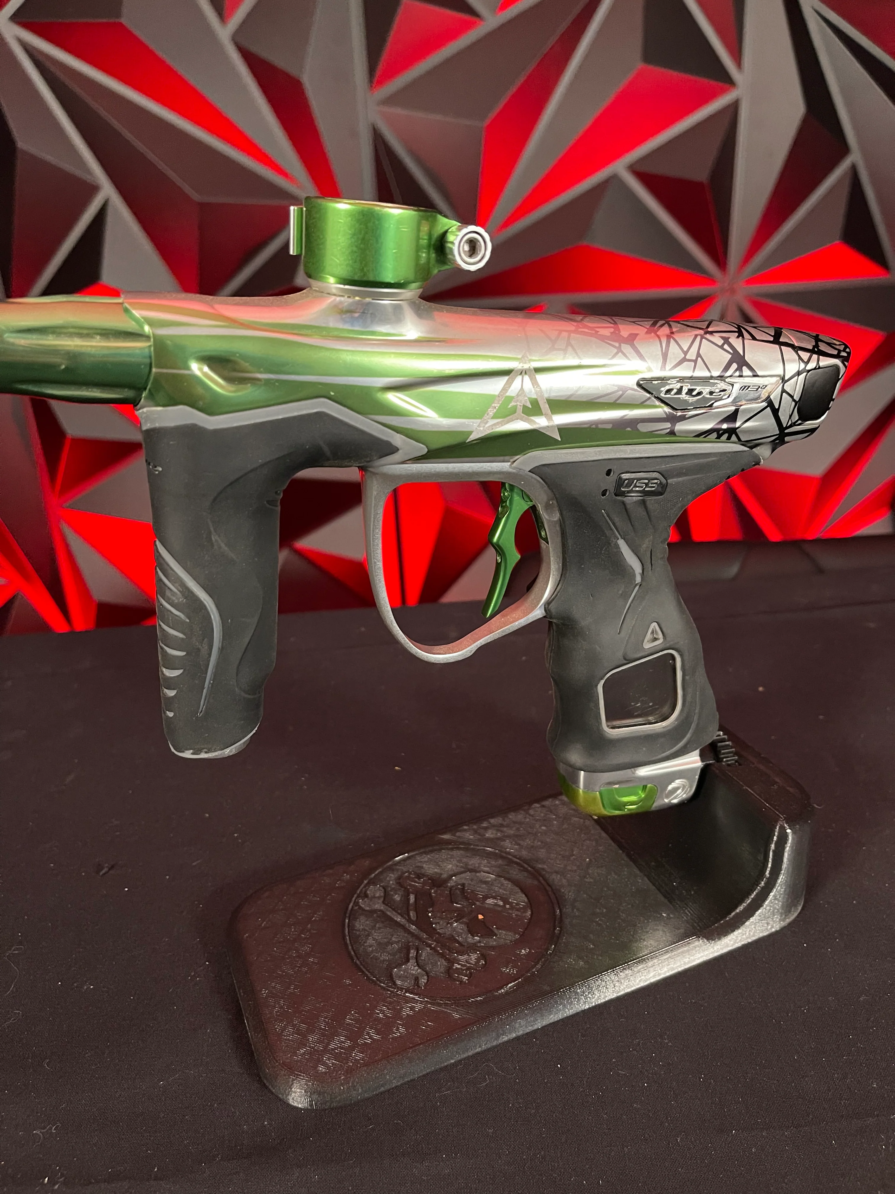 Used Dye M3+ Paintball Marker - Green Columbus LVL Up Edition - Image 4