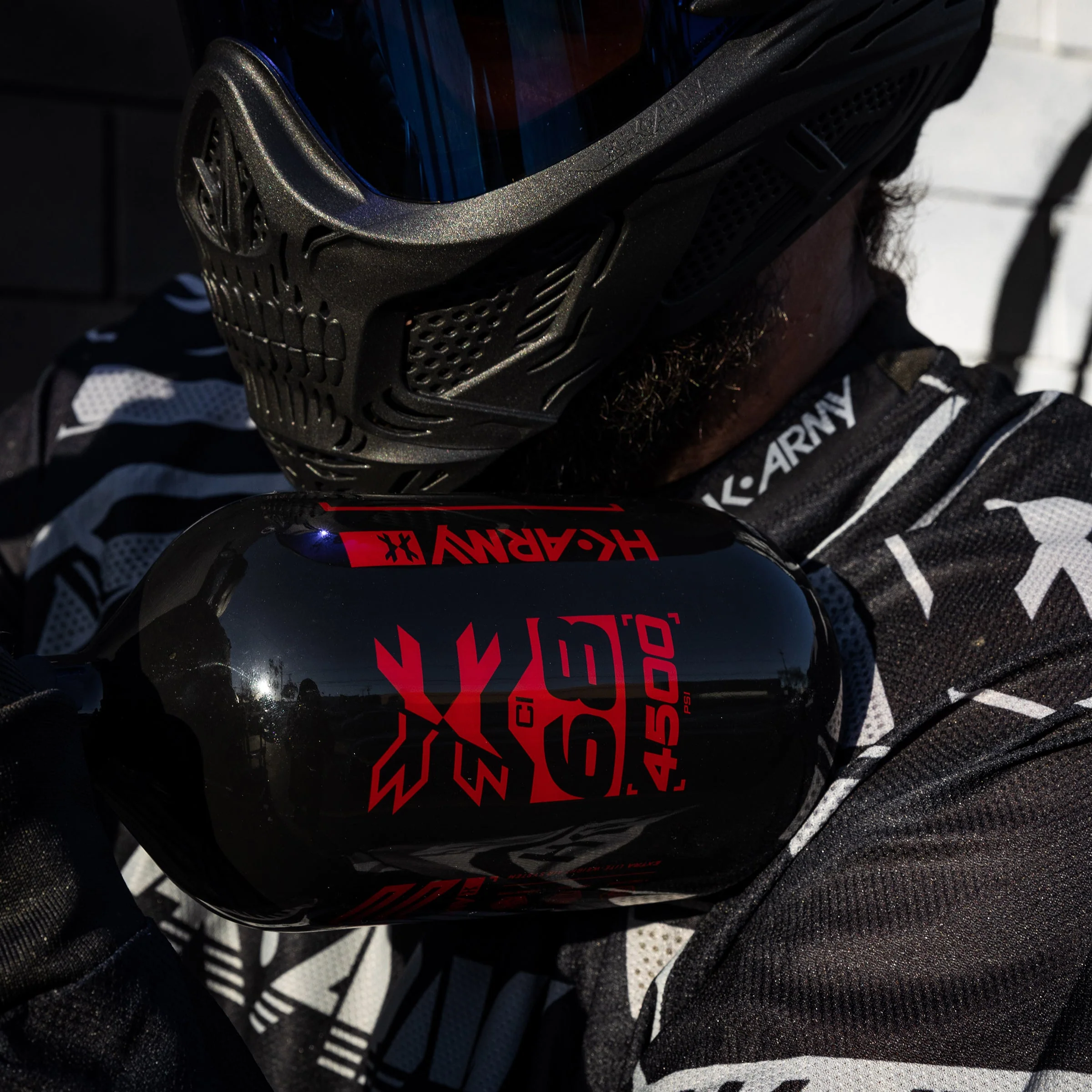 HK Army "Extra Lite" Carbon Fiber Tank - Standard Reg - RUSH - 68/4500 PSI - Black/Red - Image 4