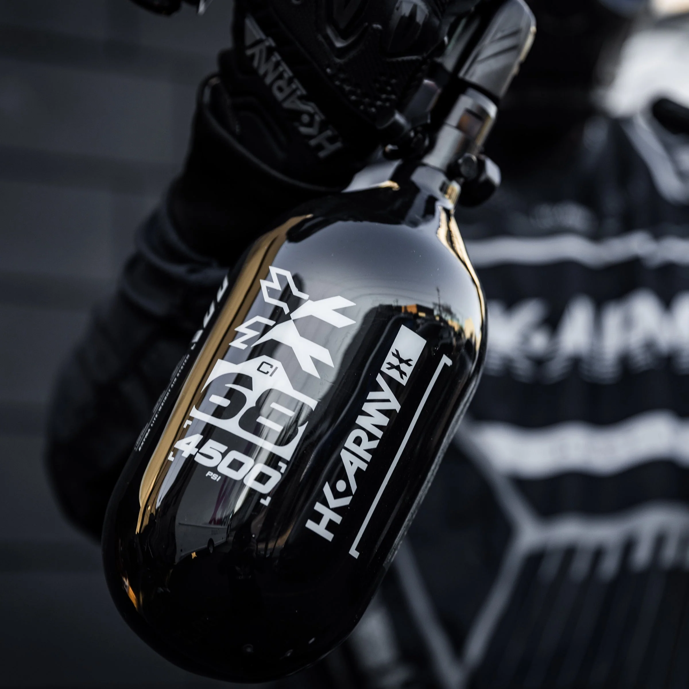 HK Army "Extra Lite" Carbon Fiber Tank - Standard Reg - RUSH - 68/4500 PSI - Black/White - Image 2