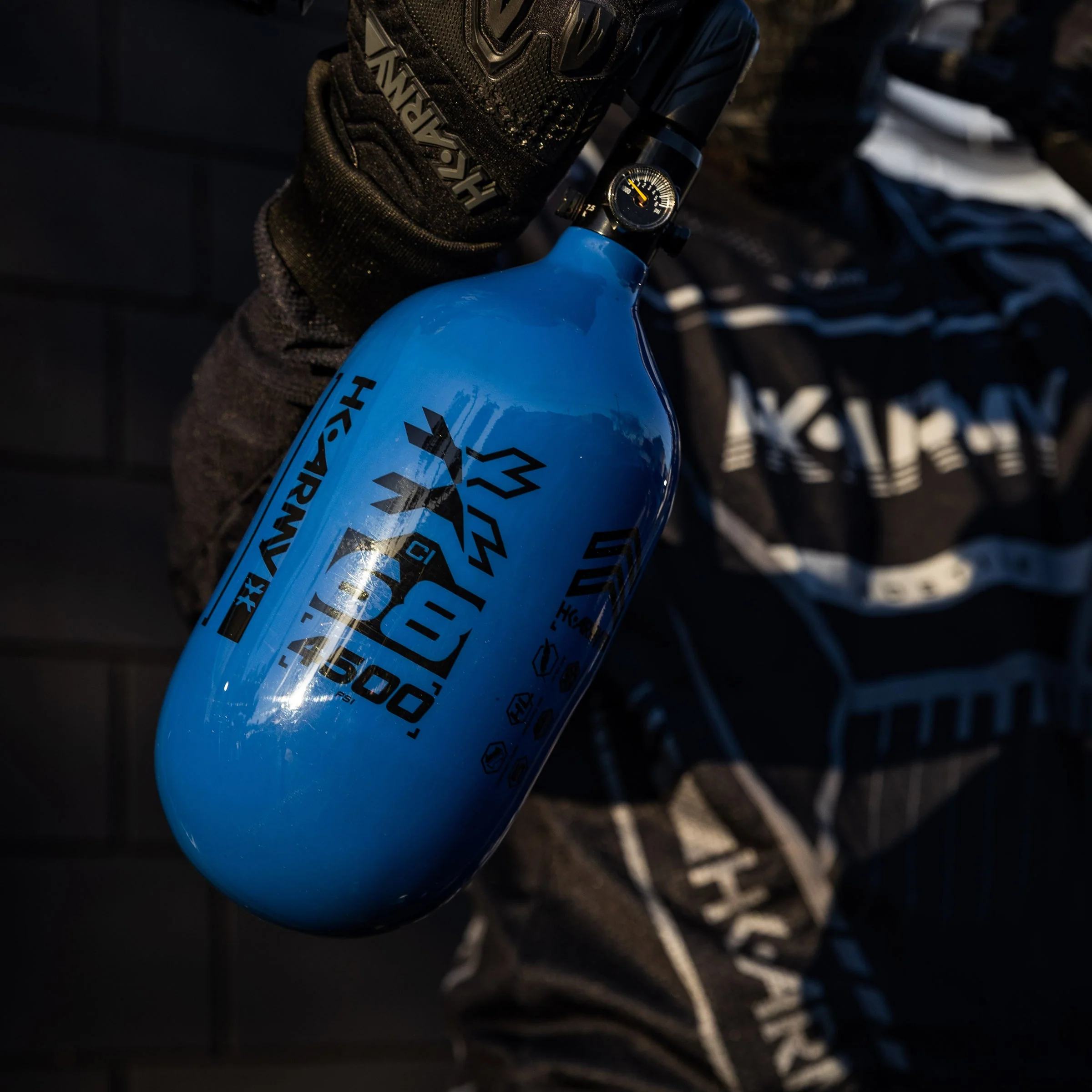 HK Army "Extra Lite" Carbon Fiber Tank - Standard Reg - RUSH - 68/4500 PSI - Blue/Black - Image 2