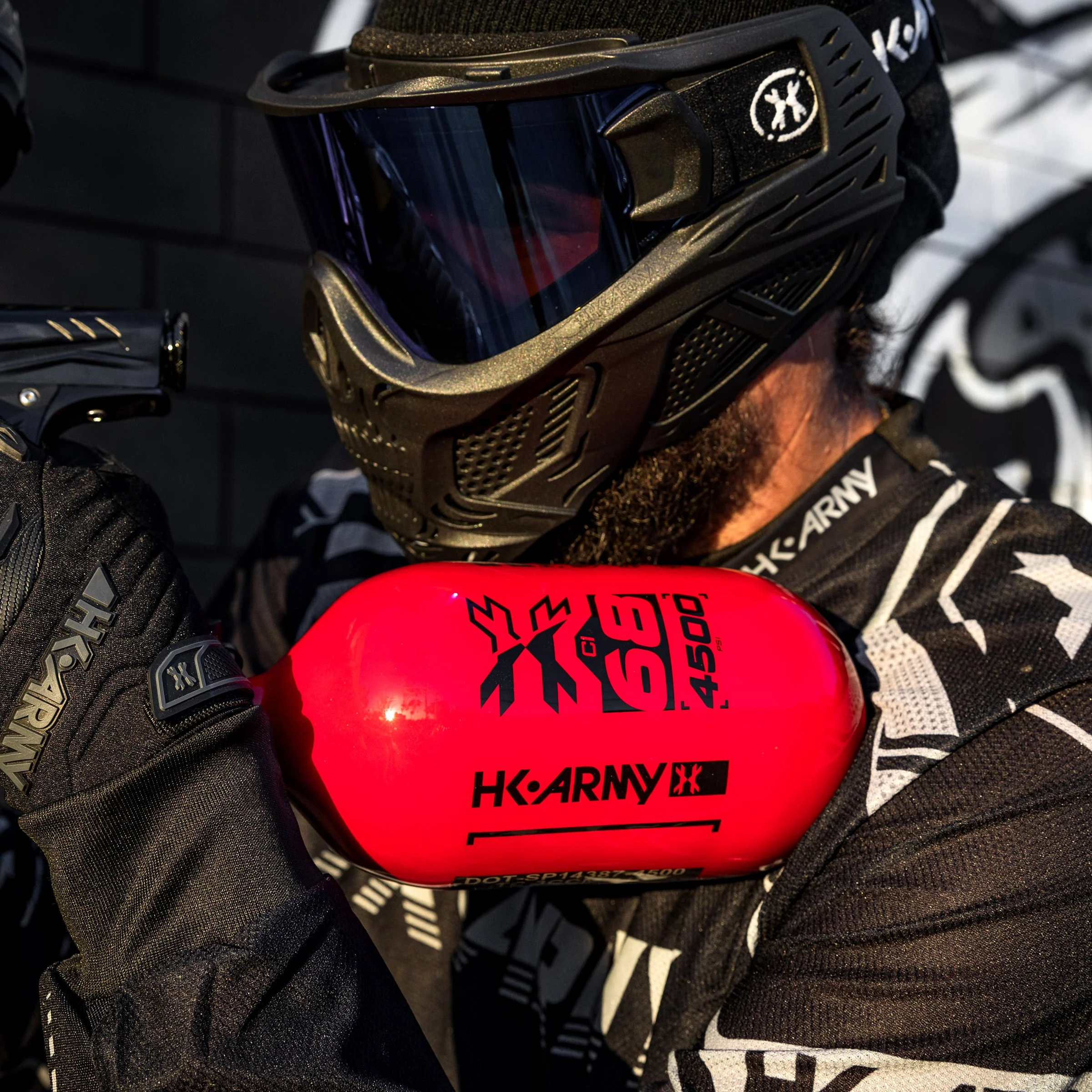 HK Army "Extra Lite" Carbon Fiber Tank - Standard Reg - RUSH - 68/4500 PSI - Red/Black - Image 4