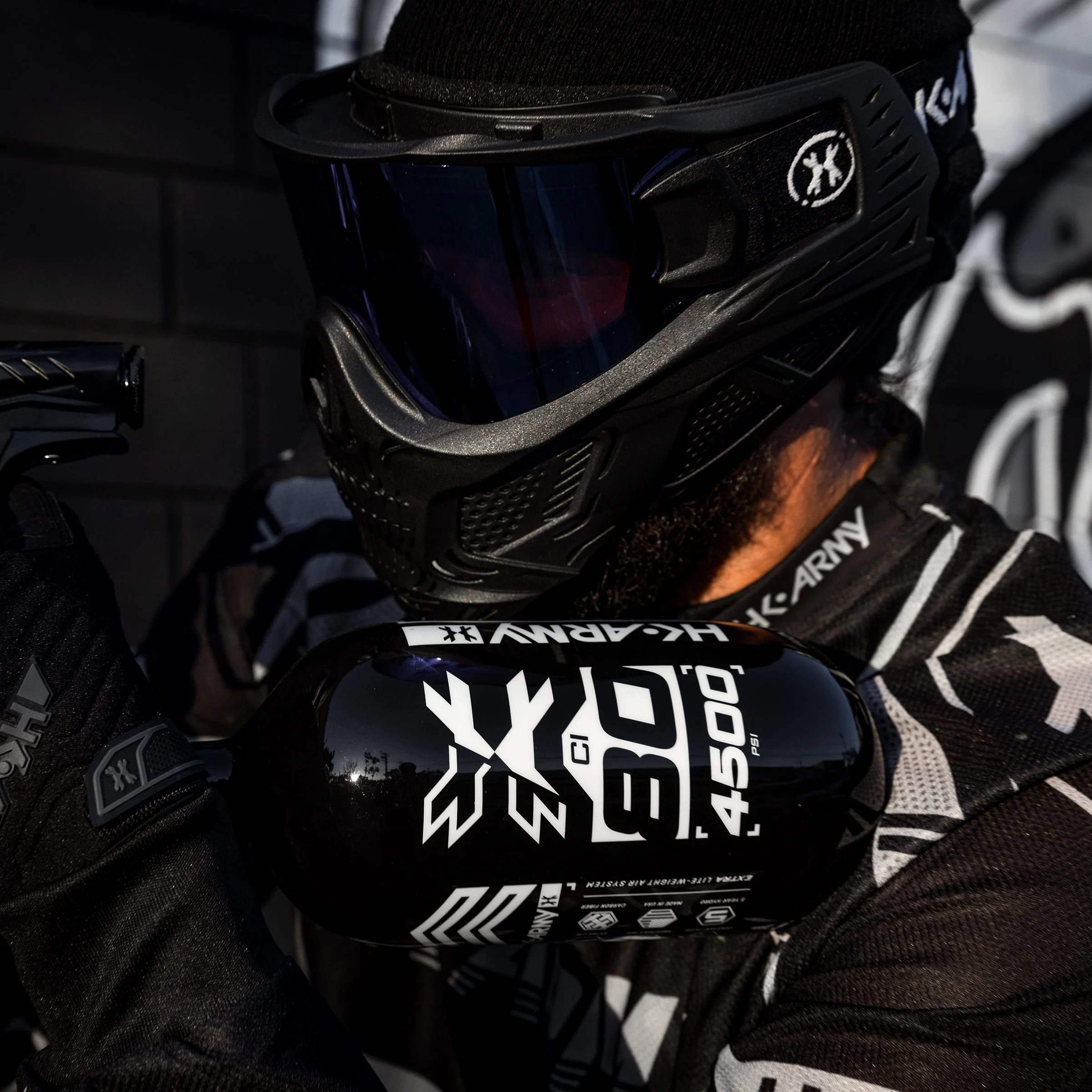 HK Army "Extra Lite" Carbon Fiber Tank - Standard Reg - RUSH - 80/4500 PSI - Black/White - Image 4