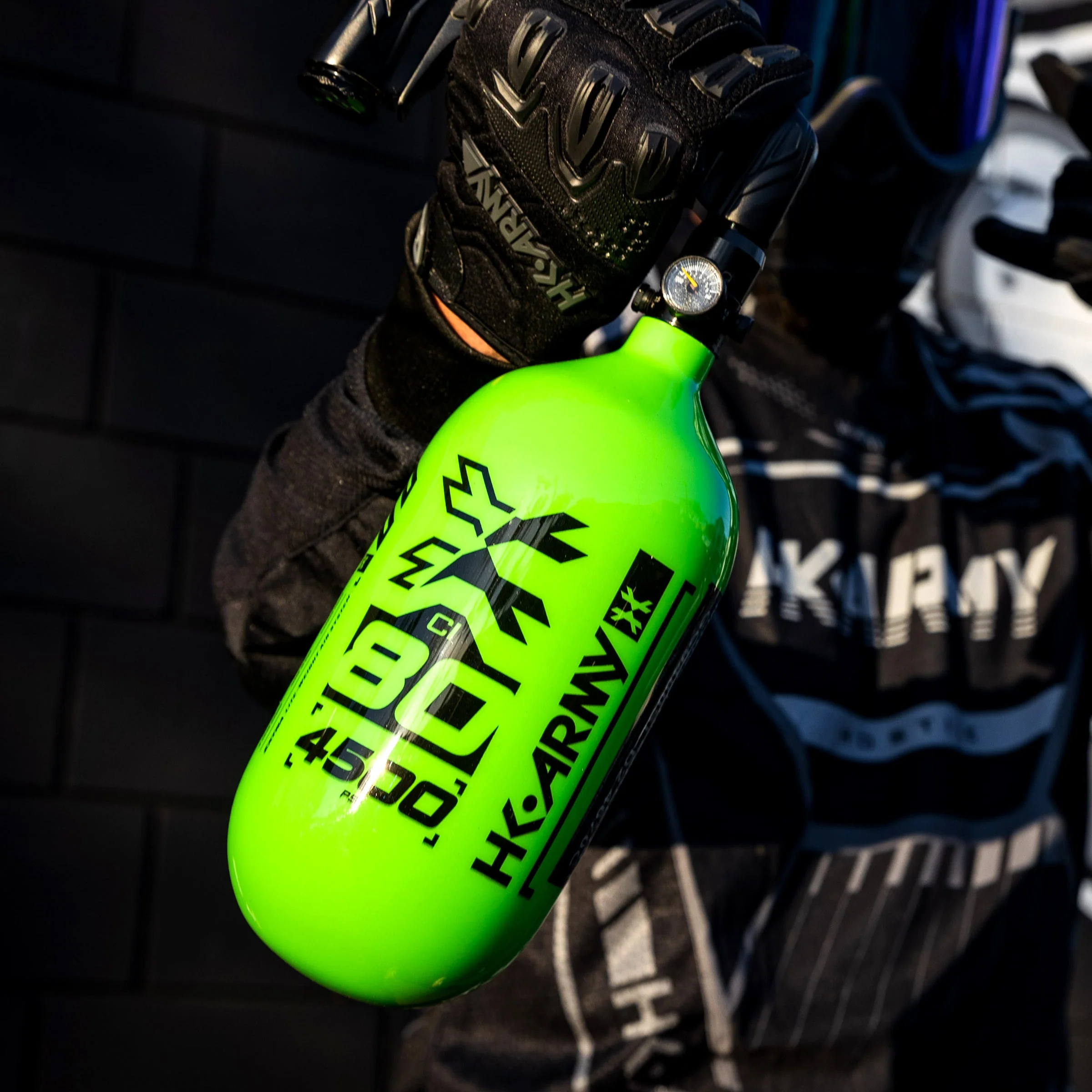 HK Army "Extra Lite" Carbon Fiber Tank - Standard Reg - RUSH - 80/4500 PSI - Neon Green/Black - Image 2