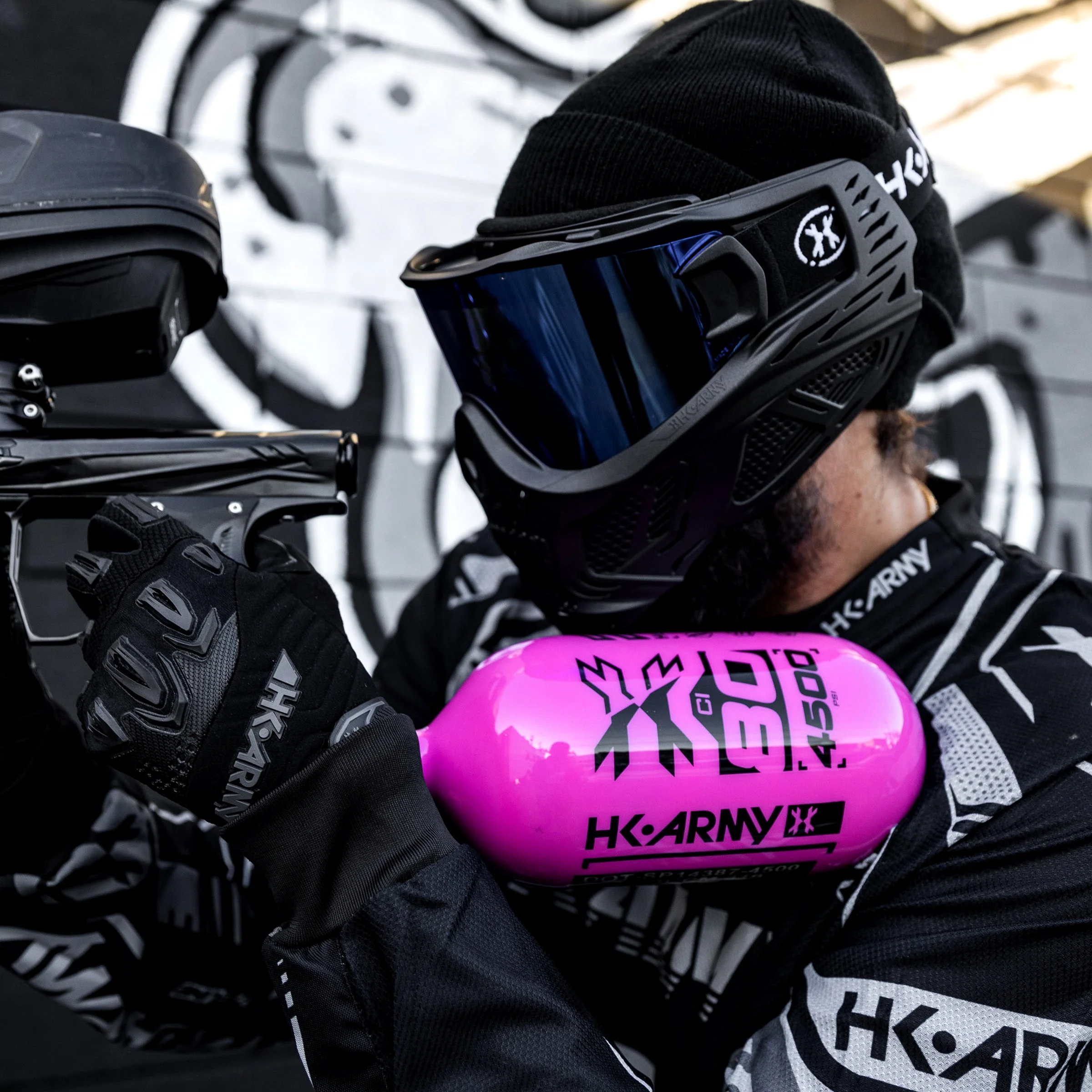 HK Army "Extra Lite" Carbon Fiber Tank - Standard Reg - RUSH - 80/4500 PSI - Neon Pink/Black - Image 4