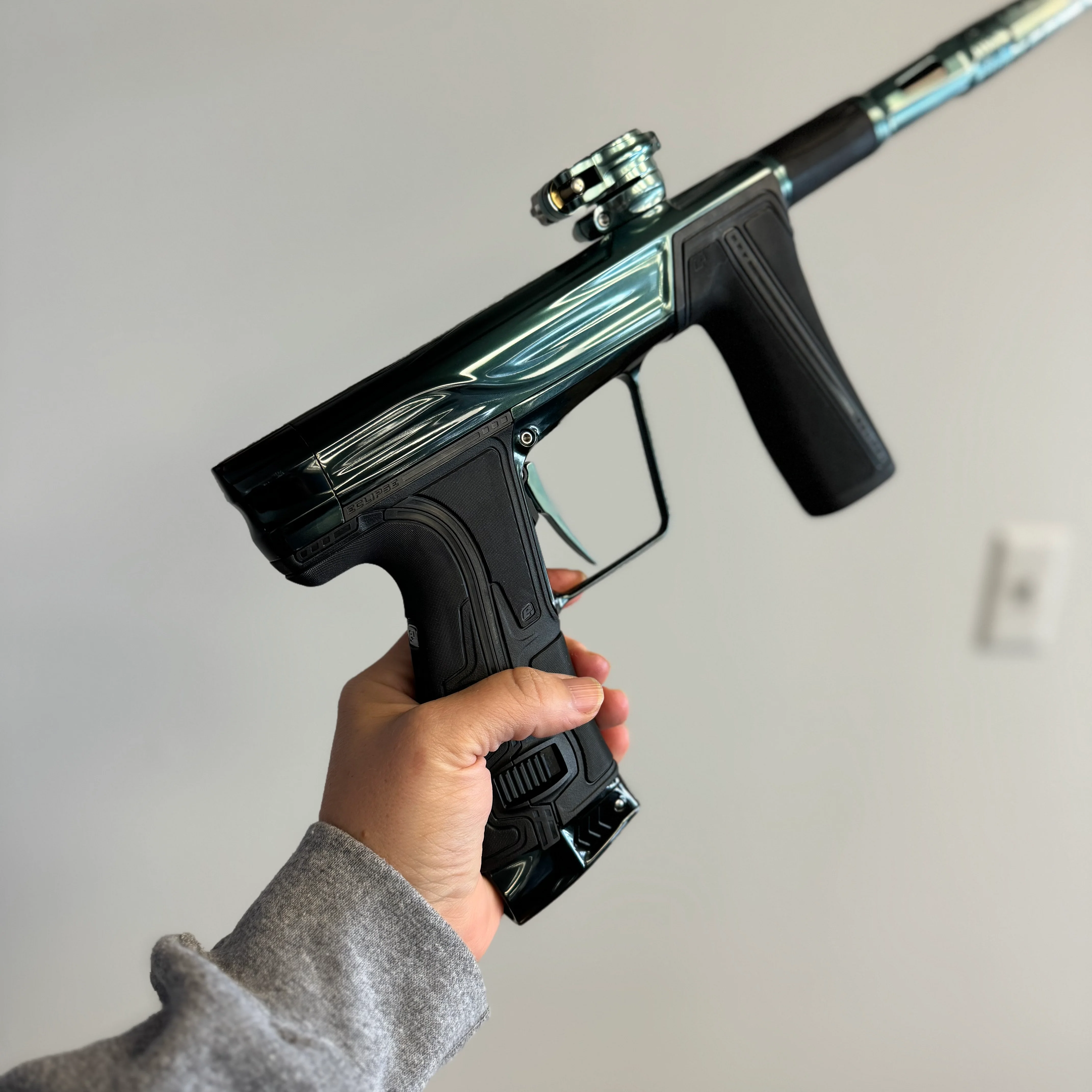 Planet Eclipse Geo R5 "Ultimate" Package Paintball Gun - Polished Black/Pewter/Silver Fade - Image 4