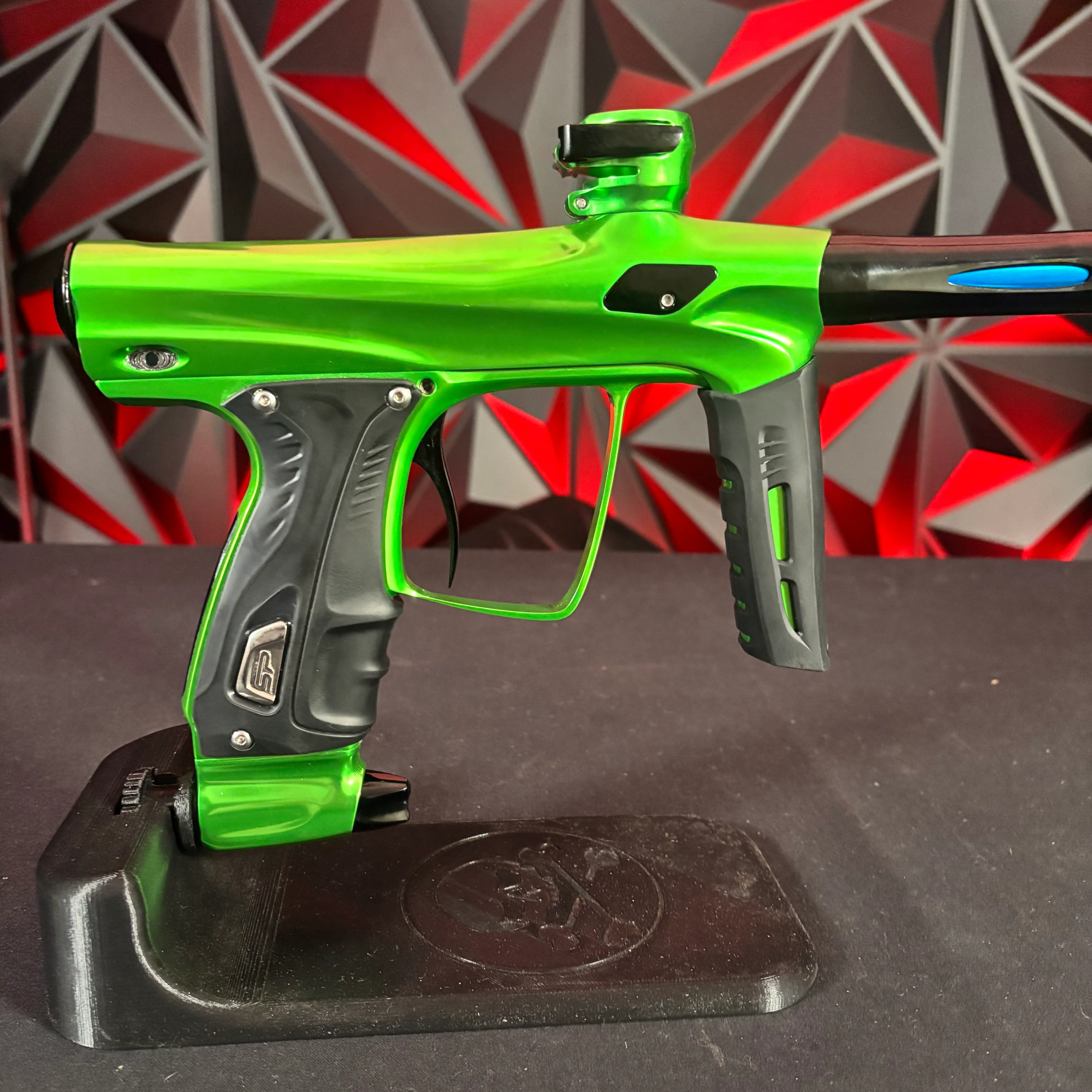 Shocker RSX Paintball Marker - Gloss Black - Image 2