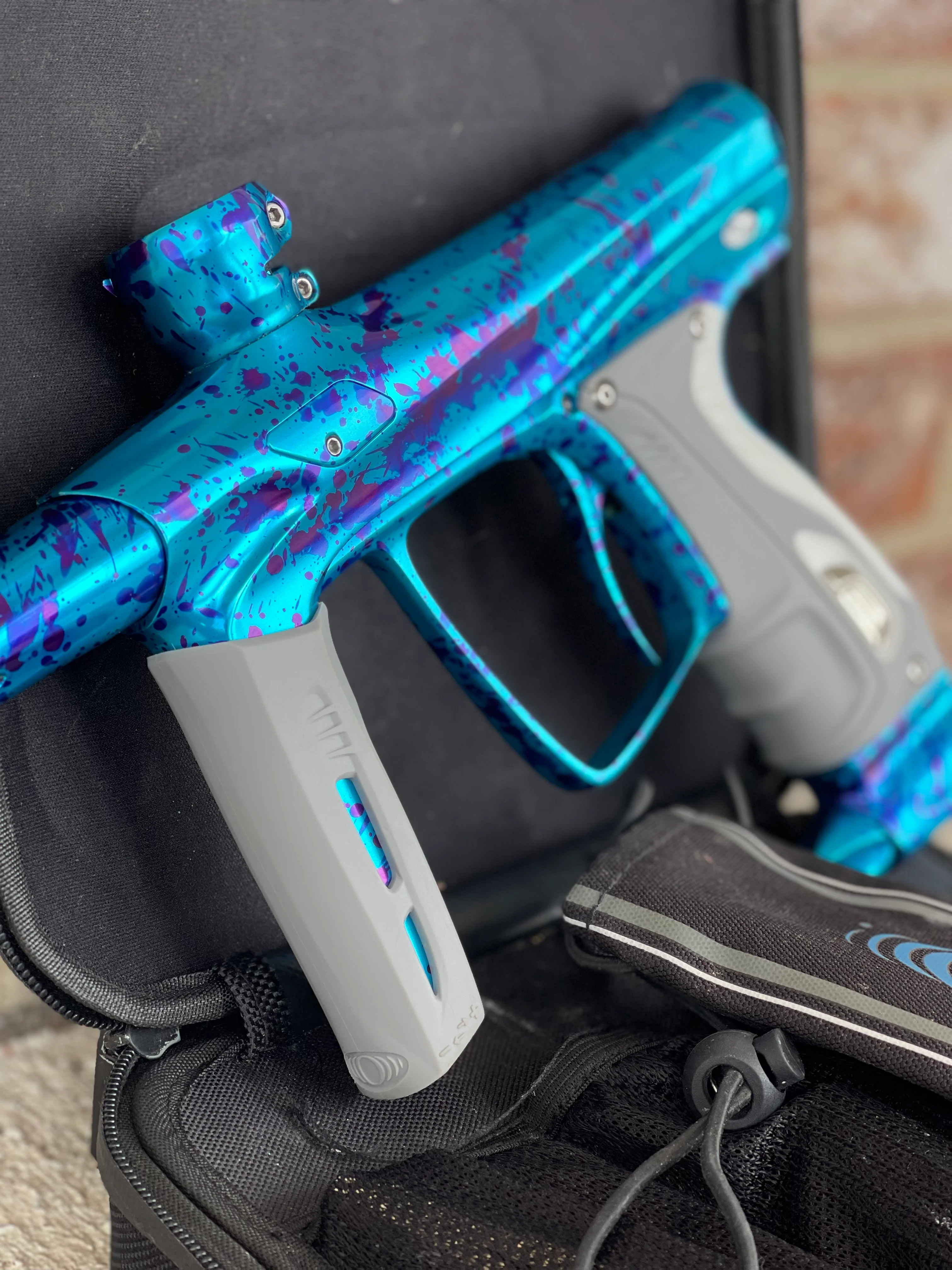 Used Shocker RSX Paintball Marker- Blue Splash - Image 4
