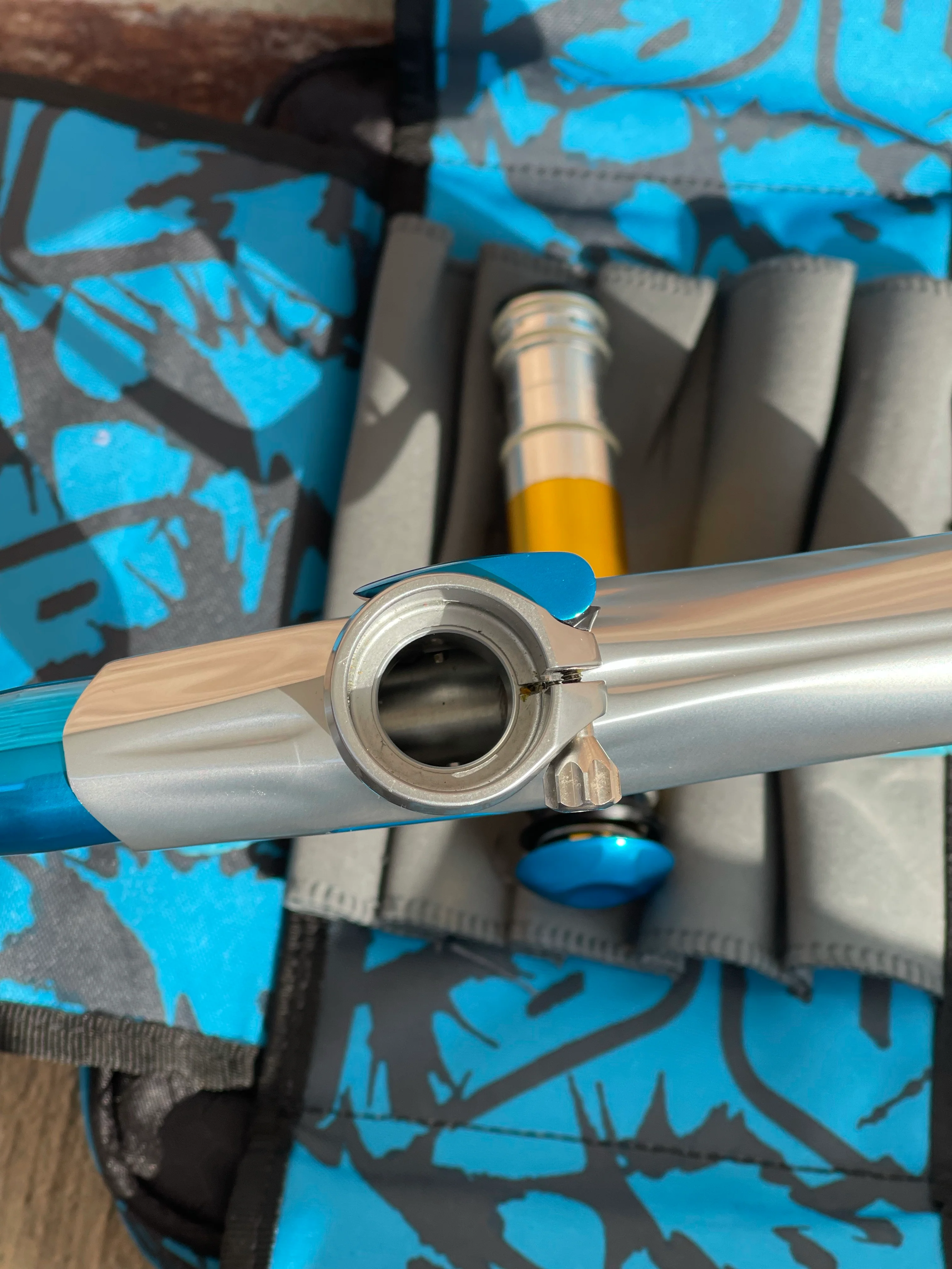 Smart Parts Shocker RSX Paintball Marker- Gloss Silver/Teal - Image 9