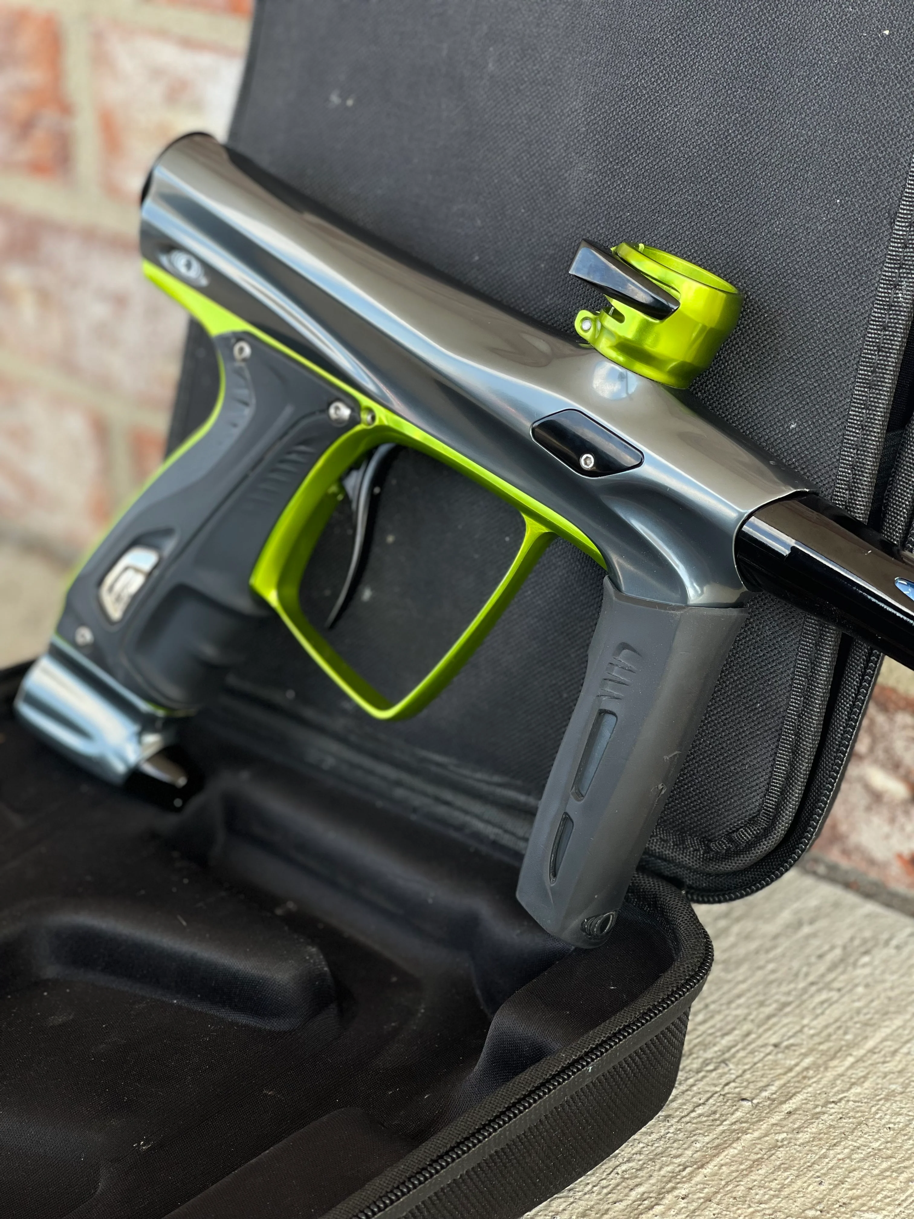 Smart Parts Shocker RSX Paintball Marker- Pewter/Lime with 3 freak Inserts - Image 3