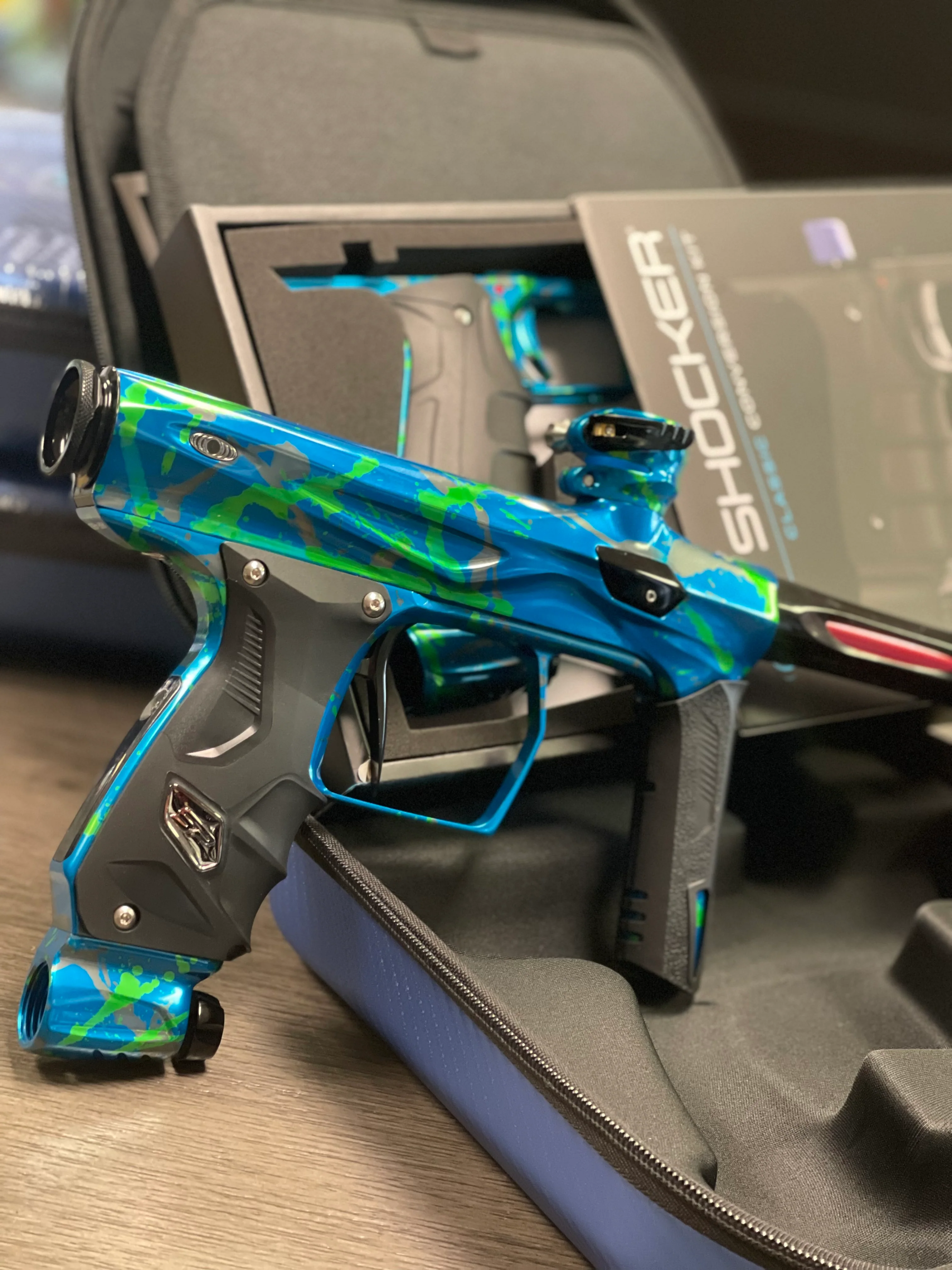 SP Shocker AMP Paintball Gun - LE Seattle Thunder Splash with Matching CC Frame - Image 2