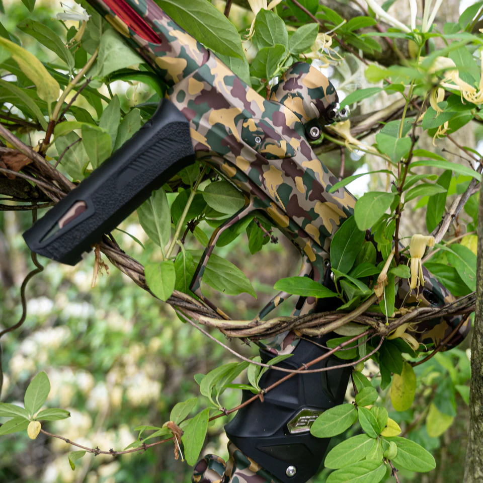 SP Shocker AMP Paintball Gun - LE Woodland Camo - Image 4