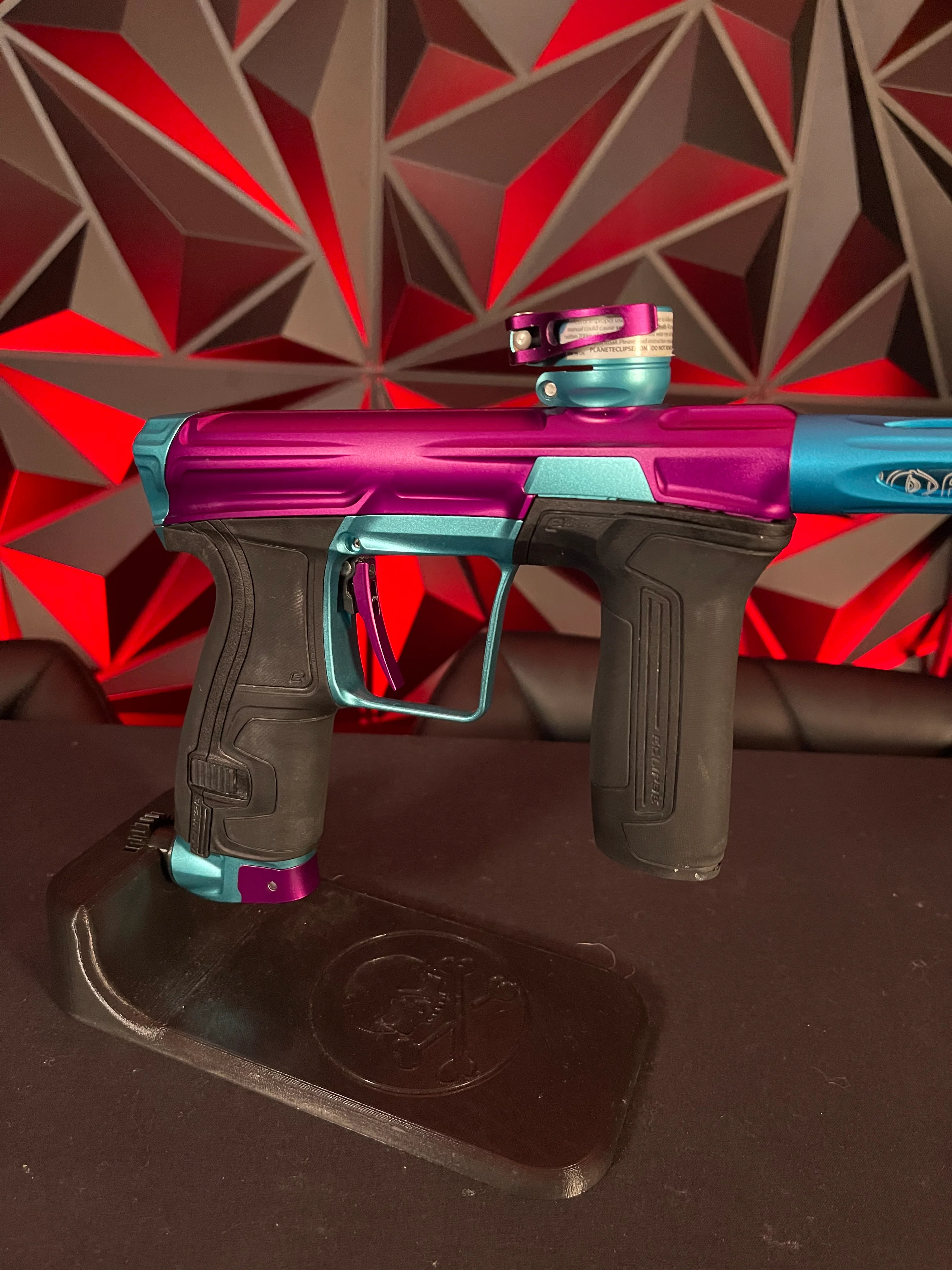 Use Planet Eclipse CS2 Paintball Gun - Purple/Teal w/ Matching Freak XL Barrel System - Image 3
