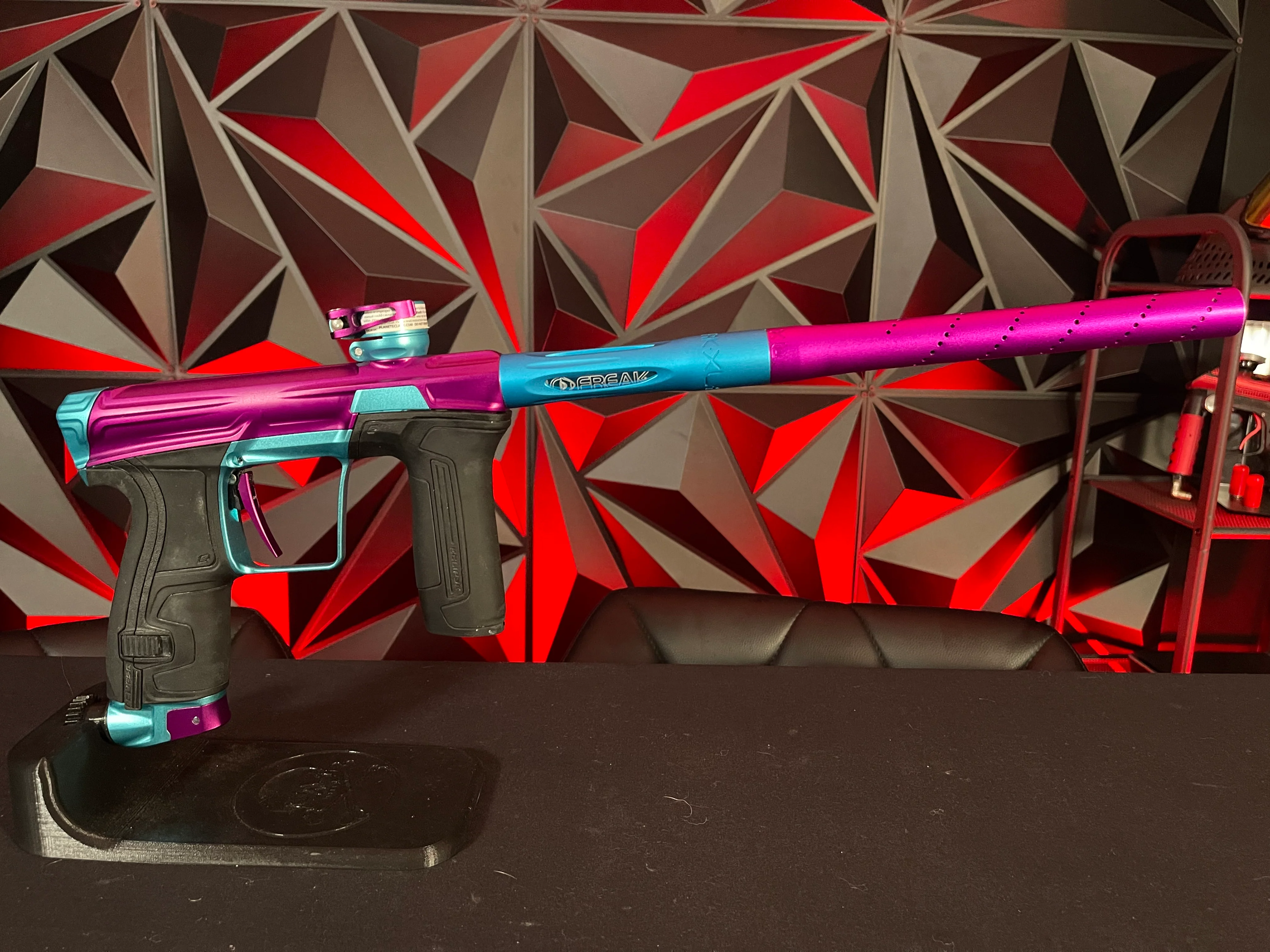 Use Planet Eclipse CS2 Paintball Gun - Purple/Teal w/ Matching Freak XL Barrel System - Image 5