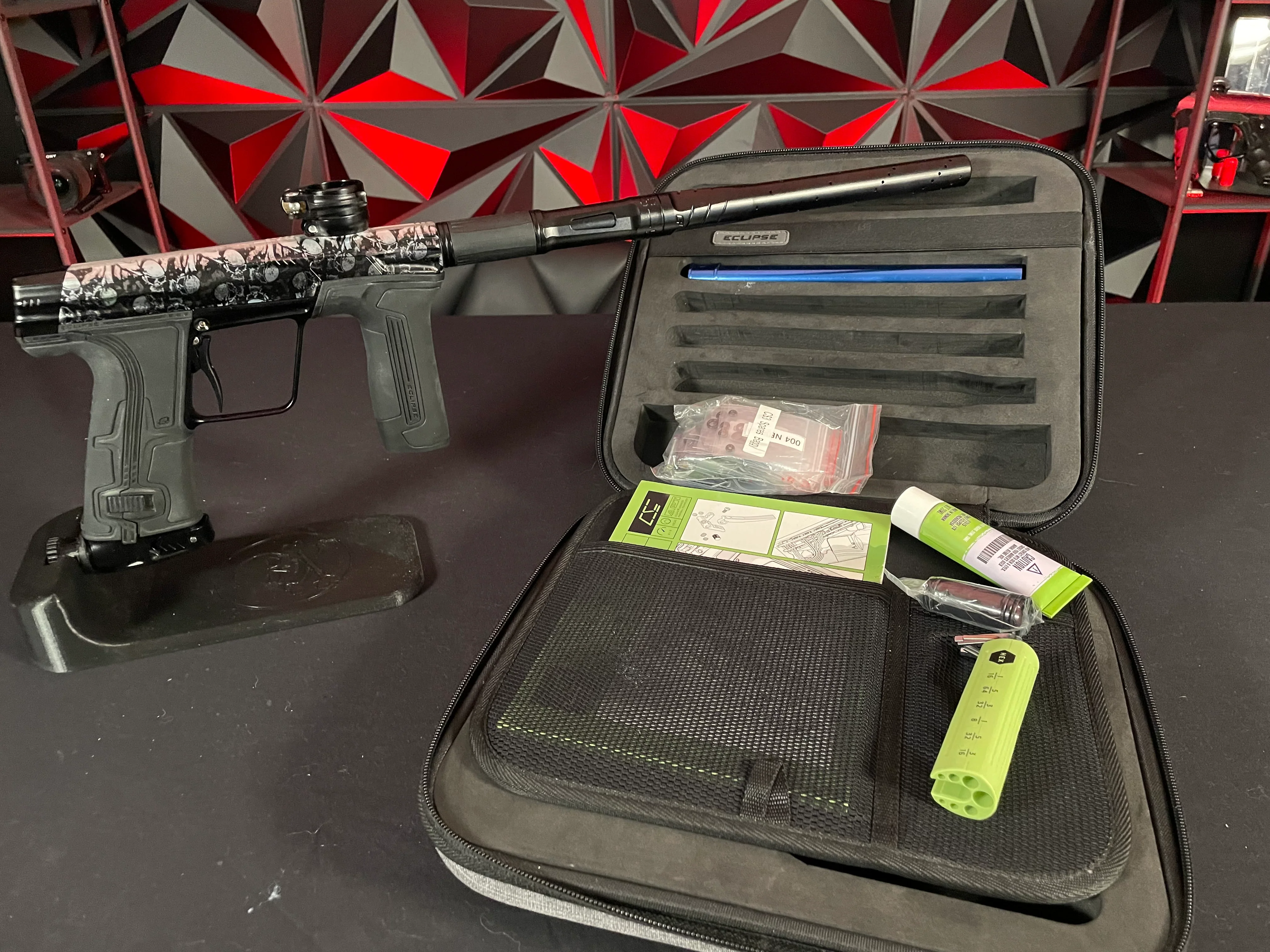 Use Planet Eclipse CS3 Paintball Gun - LE Sandana - Image 7