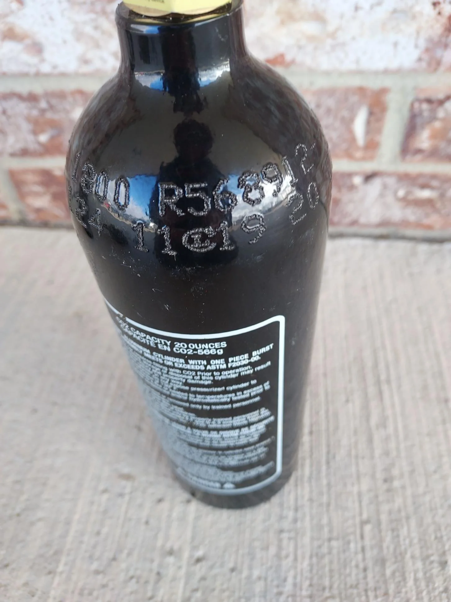 Used Action Village 20 Ounce CO2 Paintball Tank - Image 2