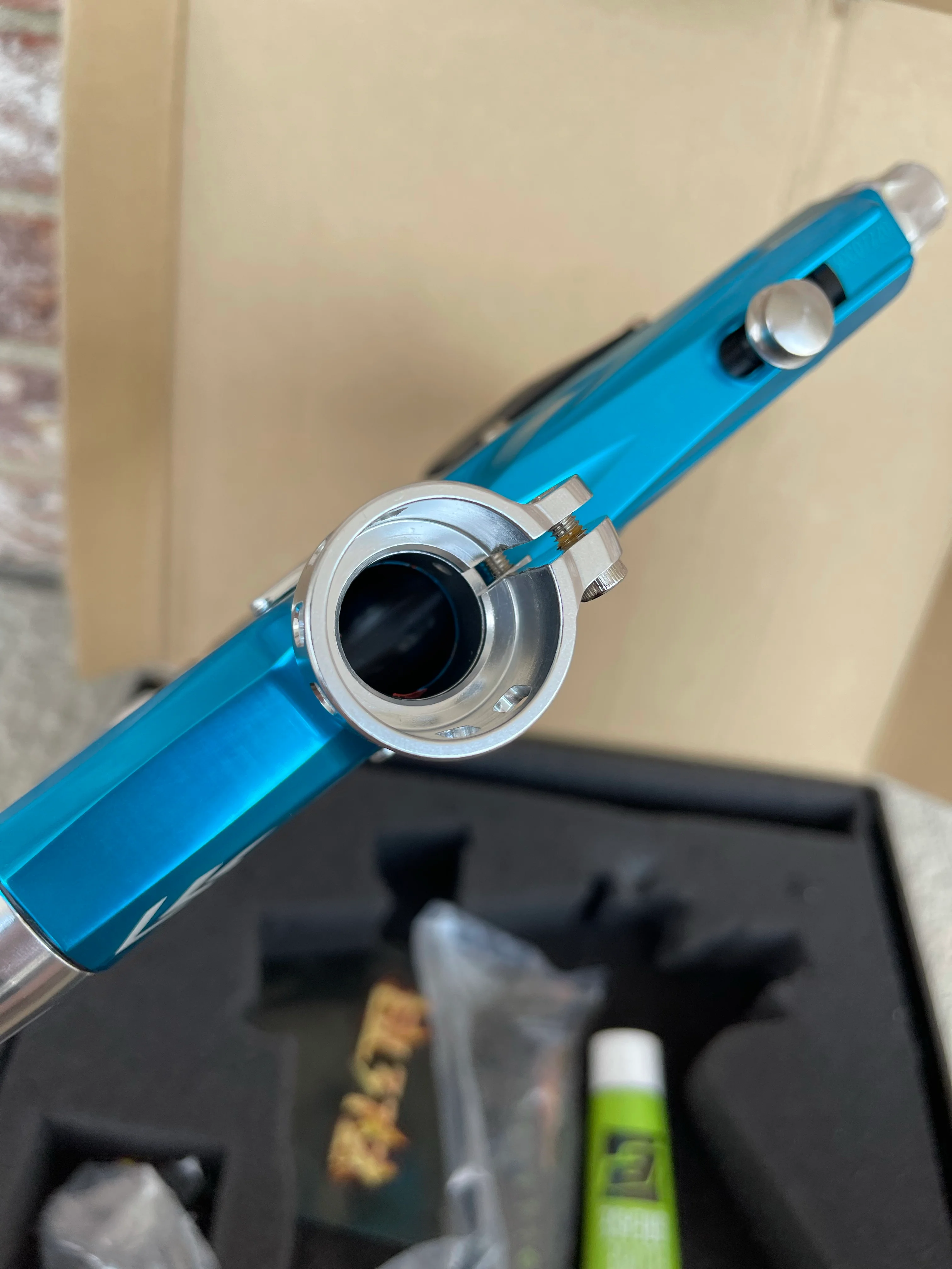 Used Azodin Blitz Paintball Gun - Blue / Silver - Image 6