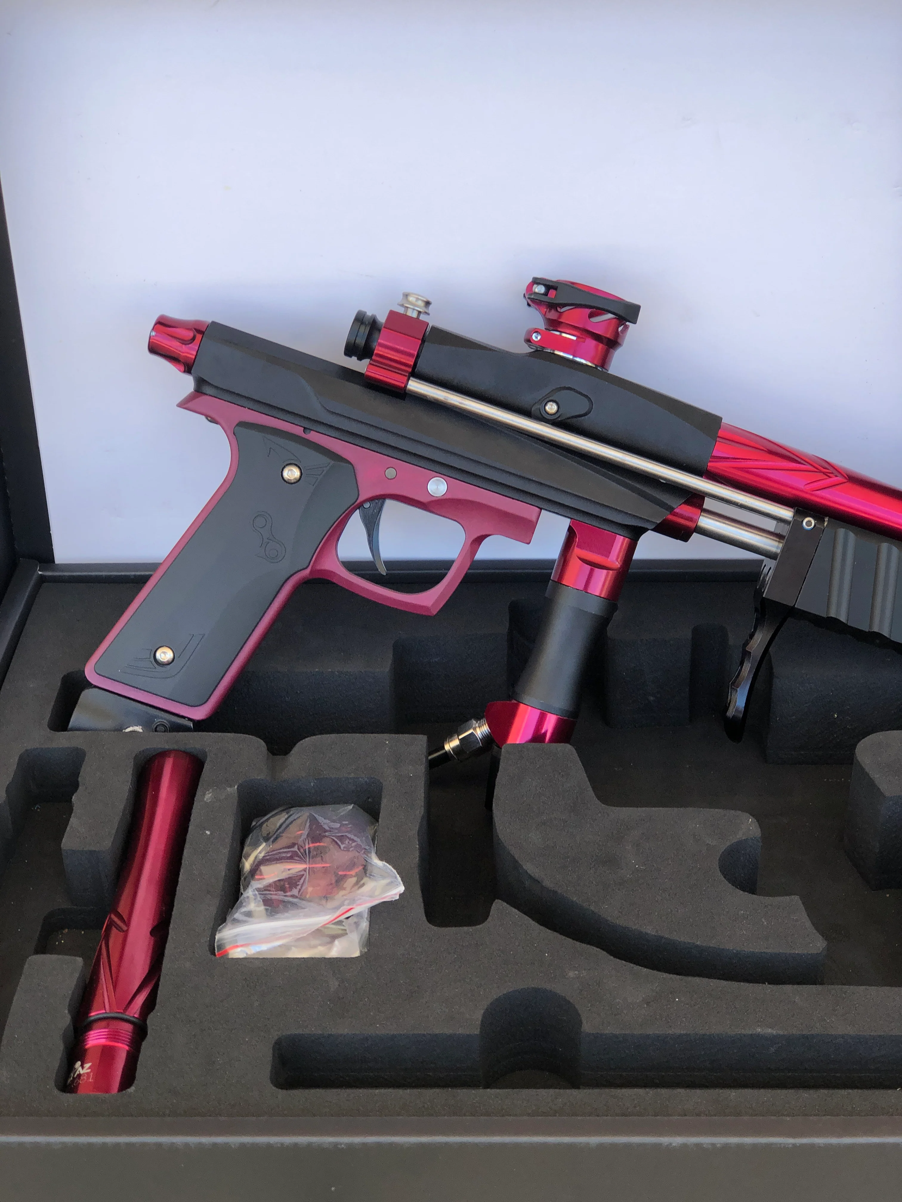 Used Azoding KP3 Pump Paintball Gun - Black/Polished Red - Image 3