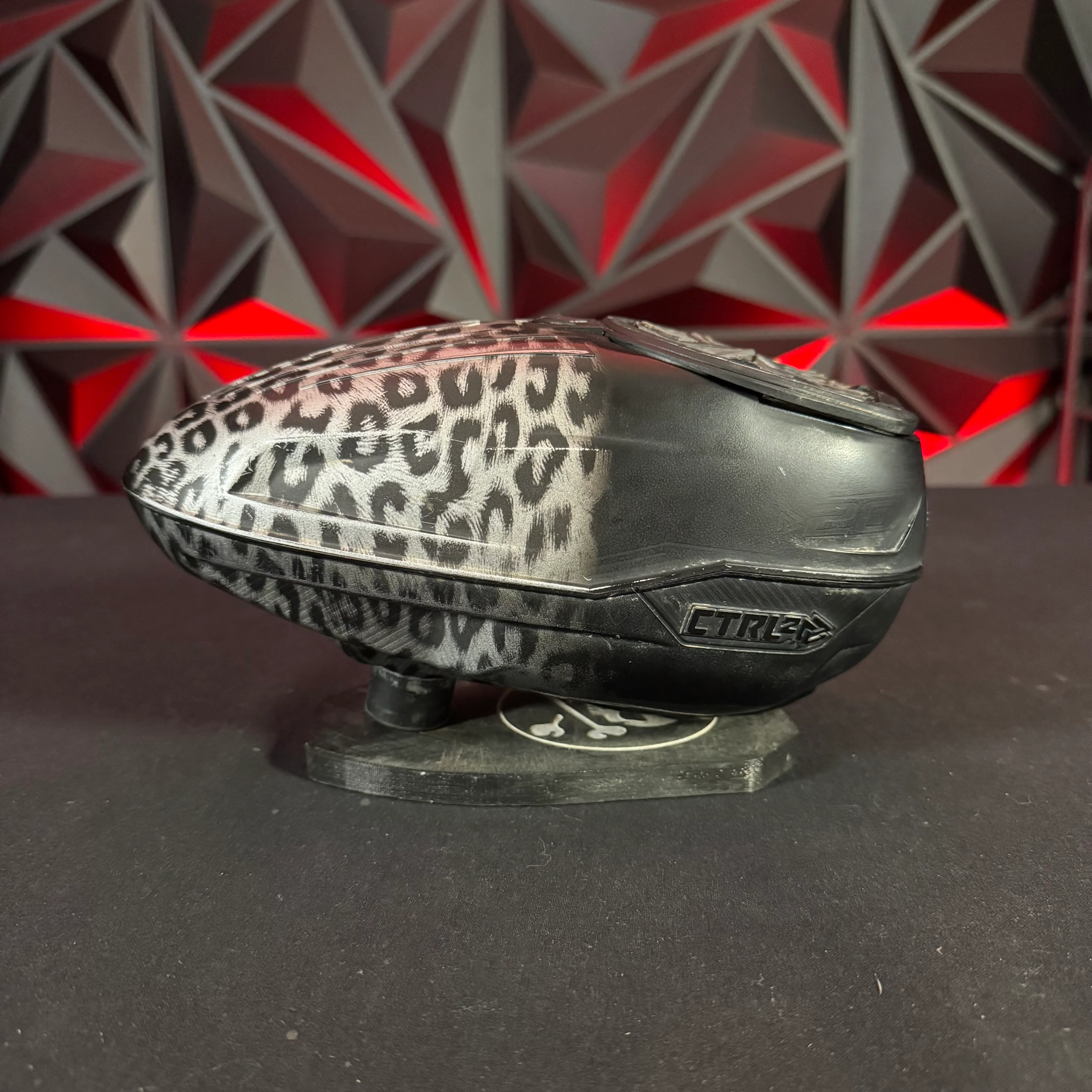 Used BNKR KINGS CTRL 2 Paintball Loader - Black Leopard - Image 2