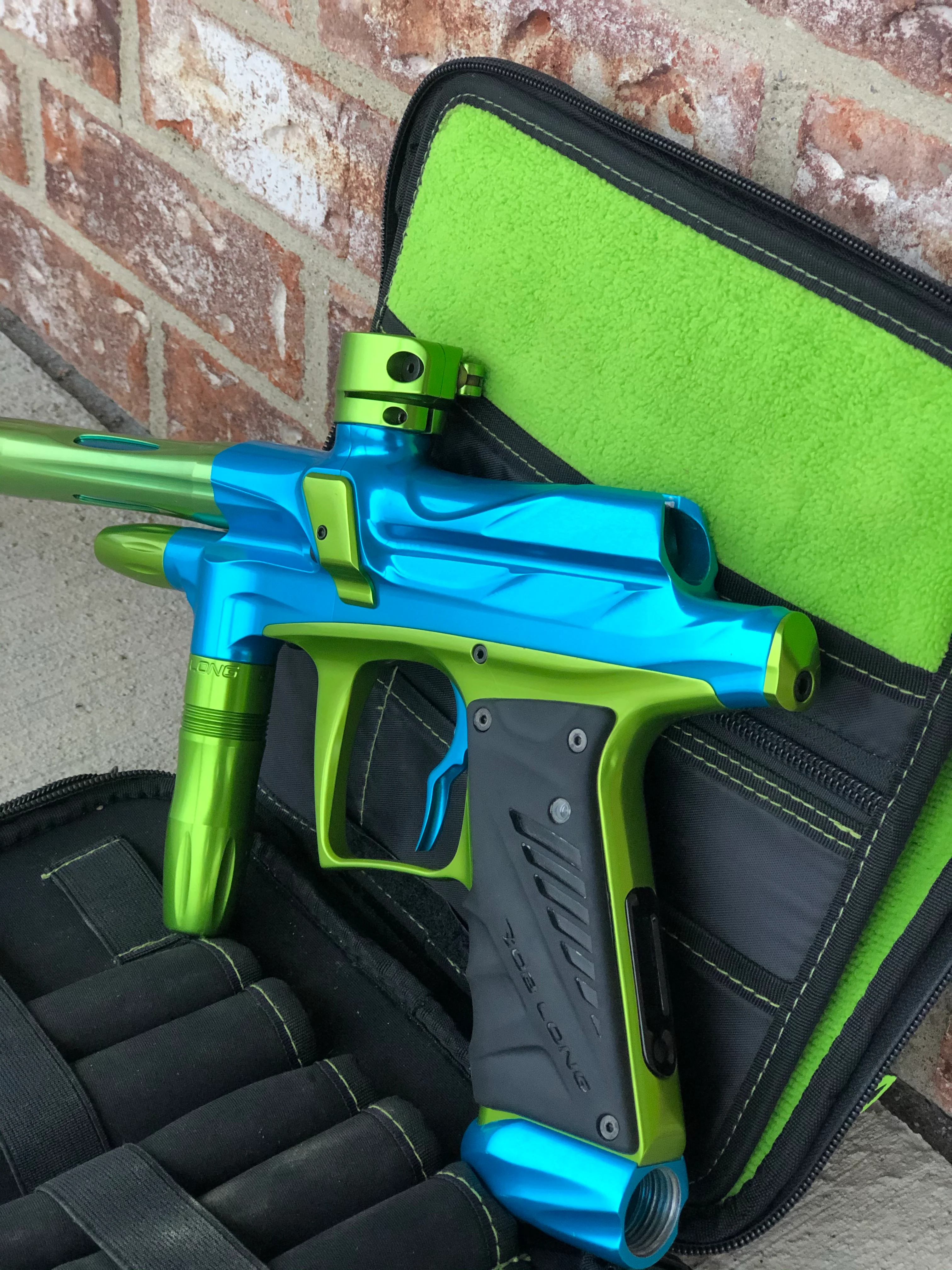Used Bob Long Stratus Cut G6R Paintball Gun - Teal / Green - Image 4