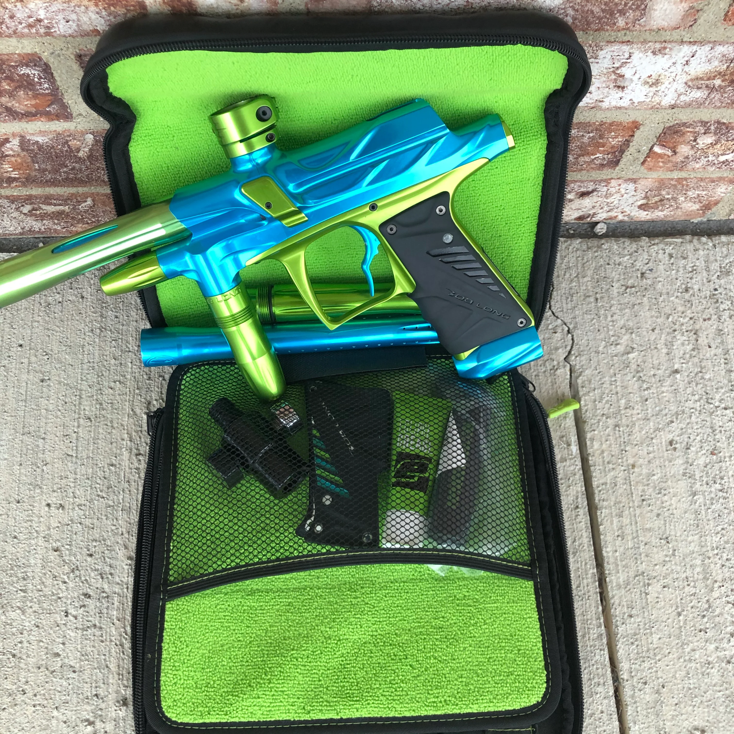 Used Bob Long Stratus Cut G6R Paintball Gun - Teal / Green - Image 5