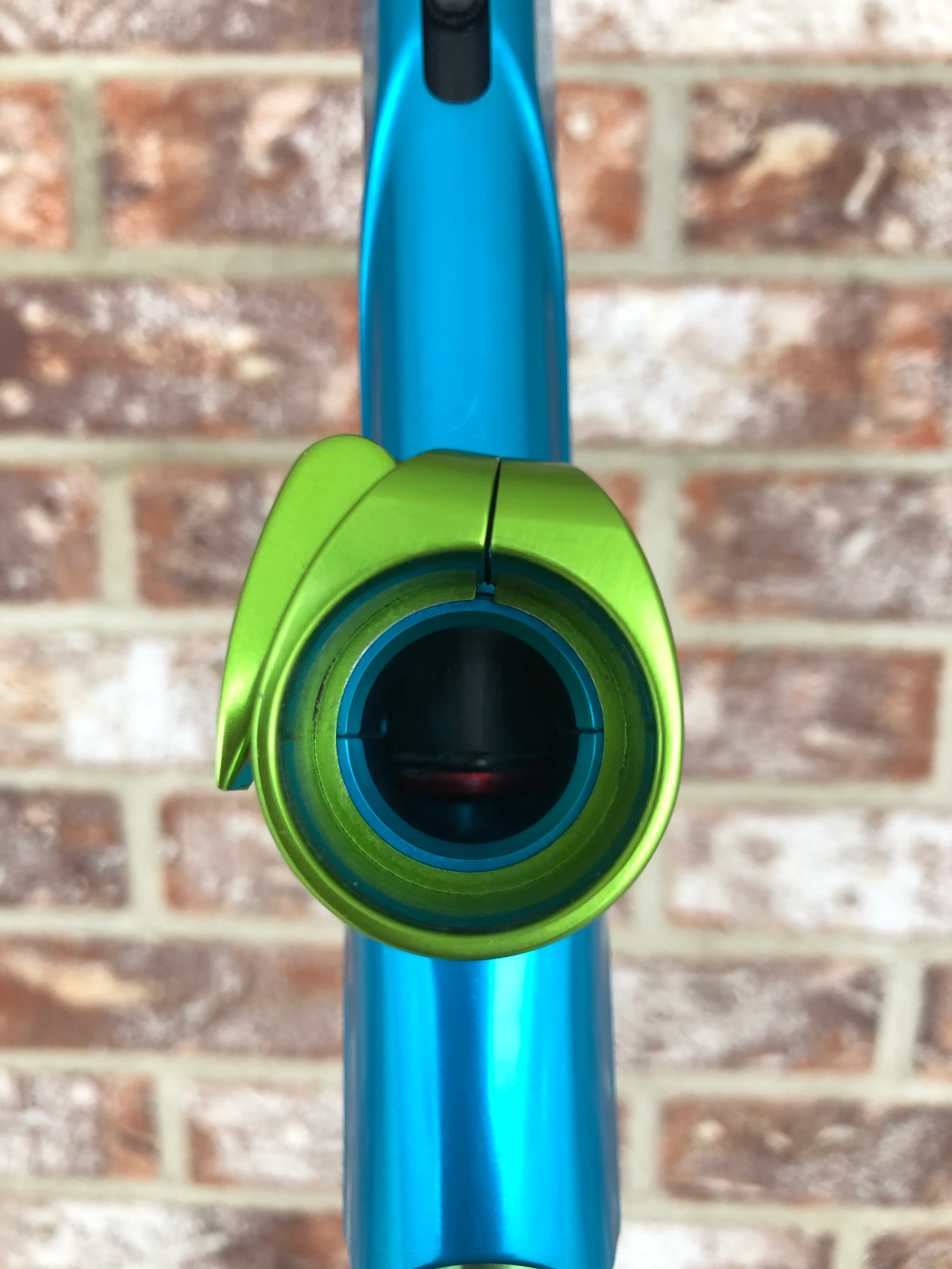 Used Bob Long Stratus Cut G6R Paintball Gun - Teal / Green - Image 6