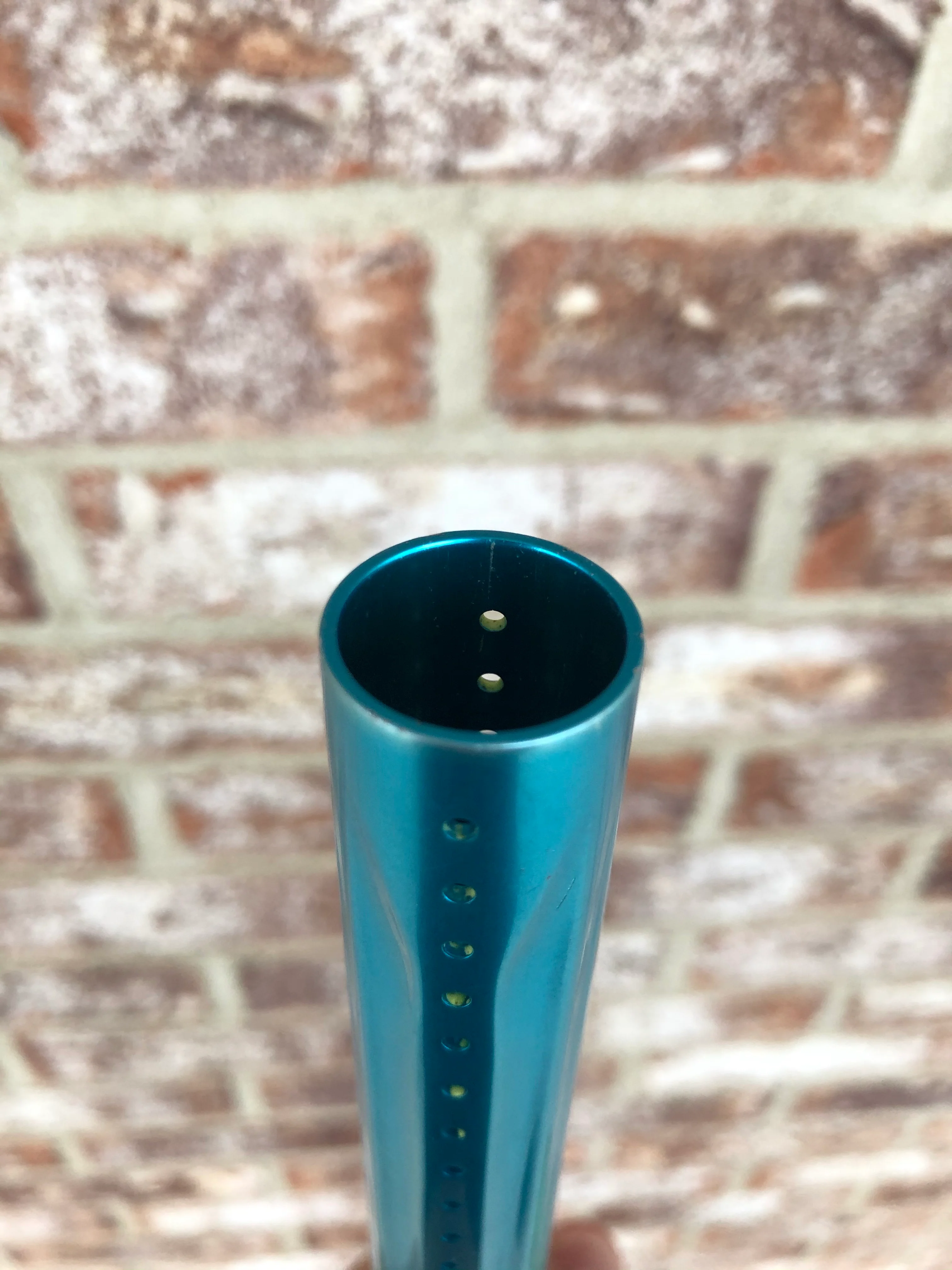Used Bob Long Stratus Cut G6R Paintball Gun - Teal / Green - Image 7