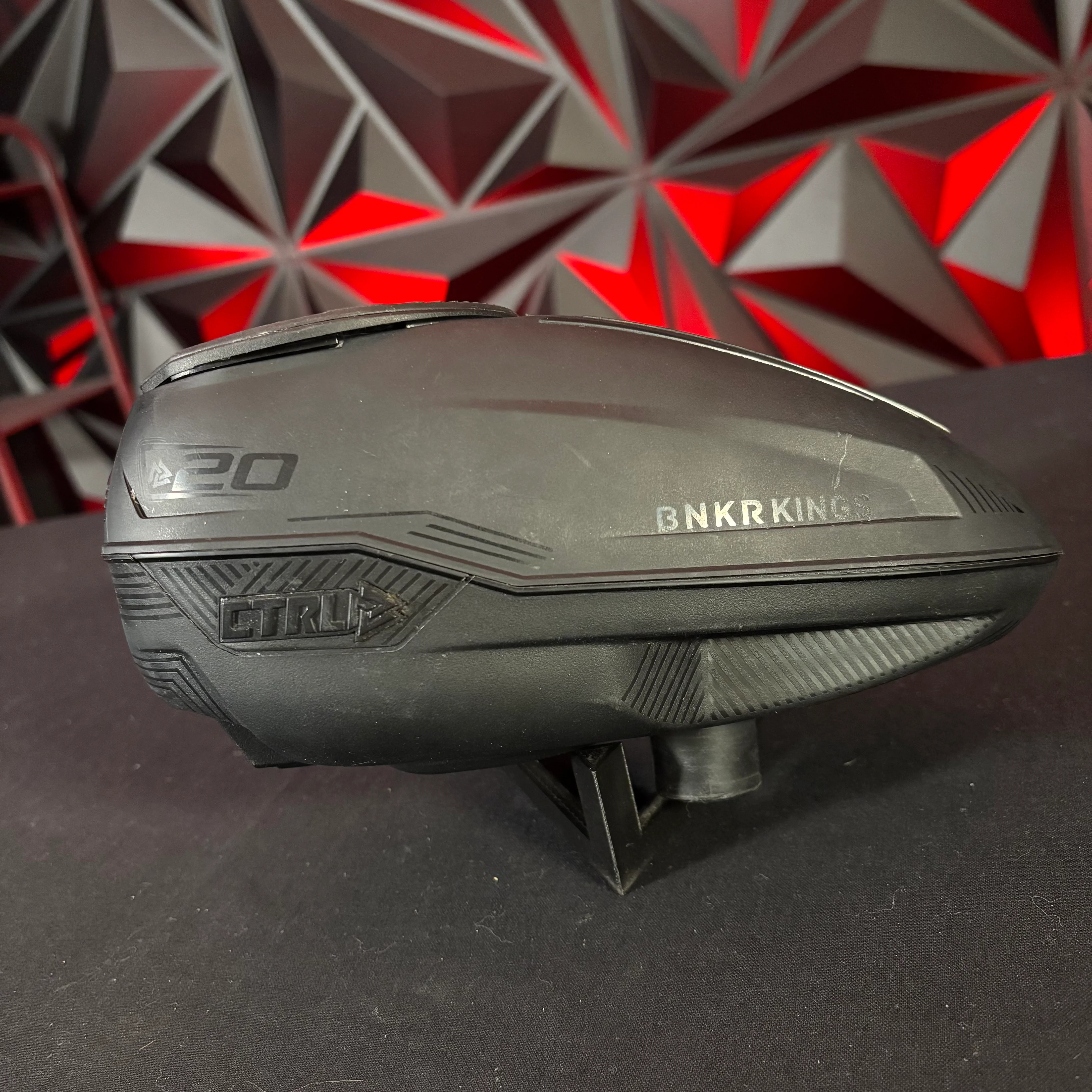 Used Bunkerkings CTRL Loader - Black w/ Black Ntr Speedfeed and Ramps and Extra lid /w Rainlid - Image 4