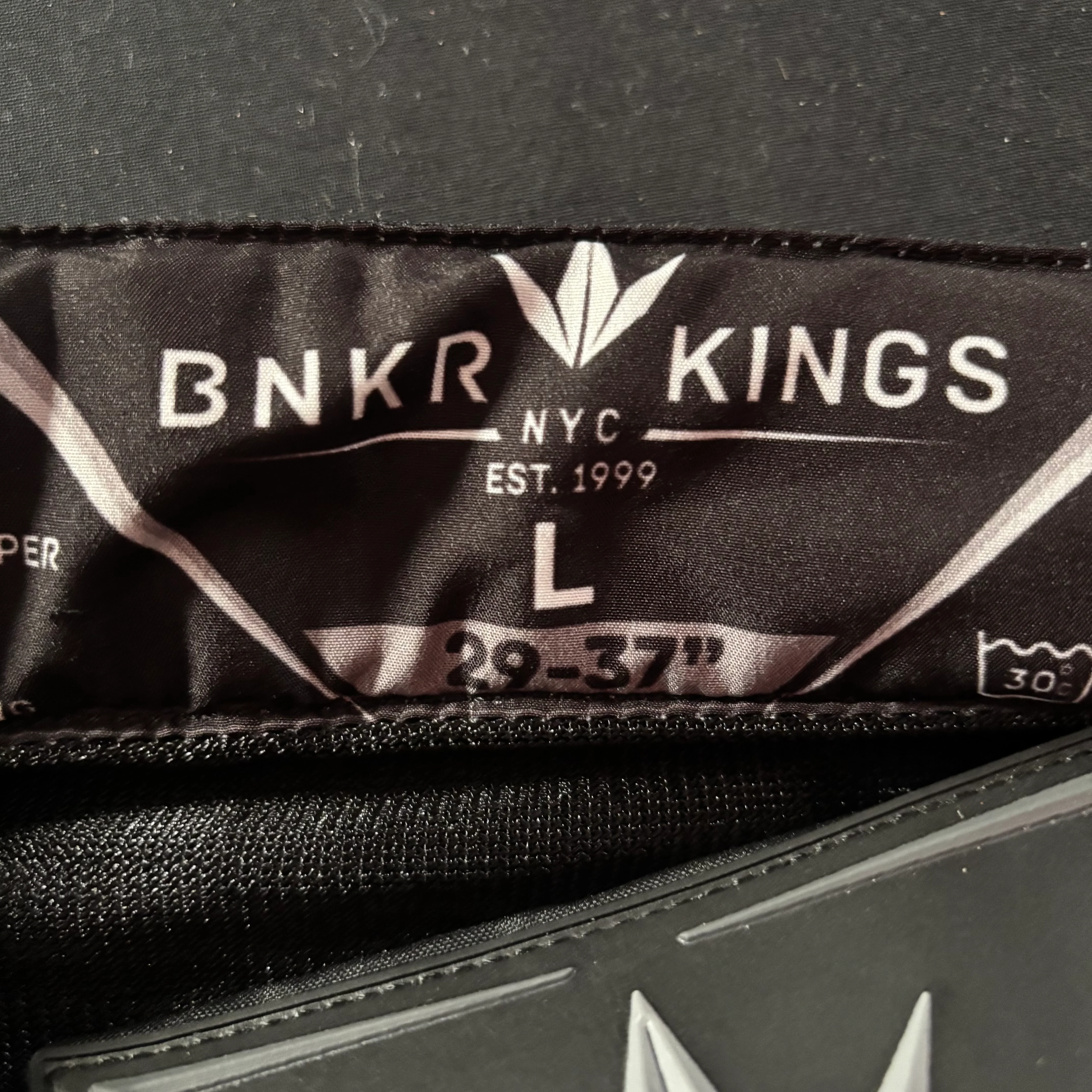 Used Bunkerkings Supreme Paintball Pants - Large (29-37) - Image 3