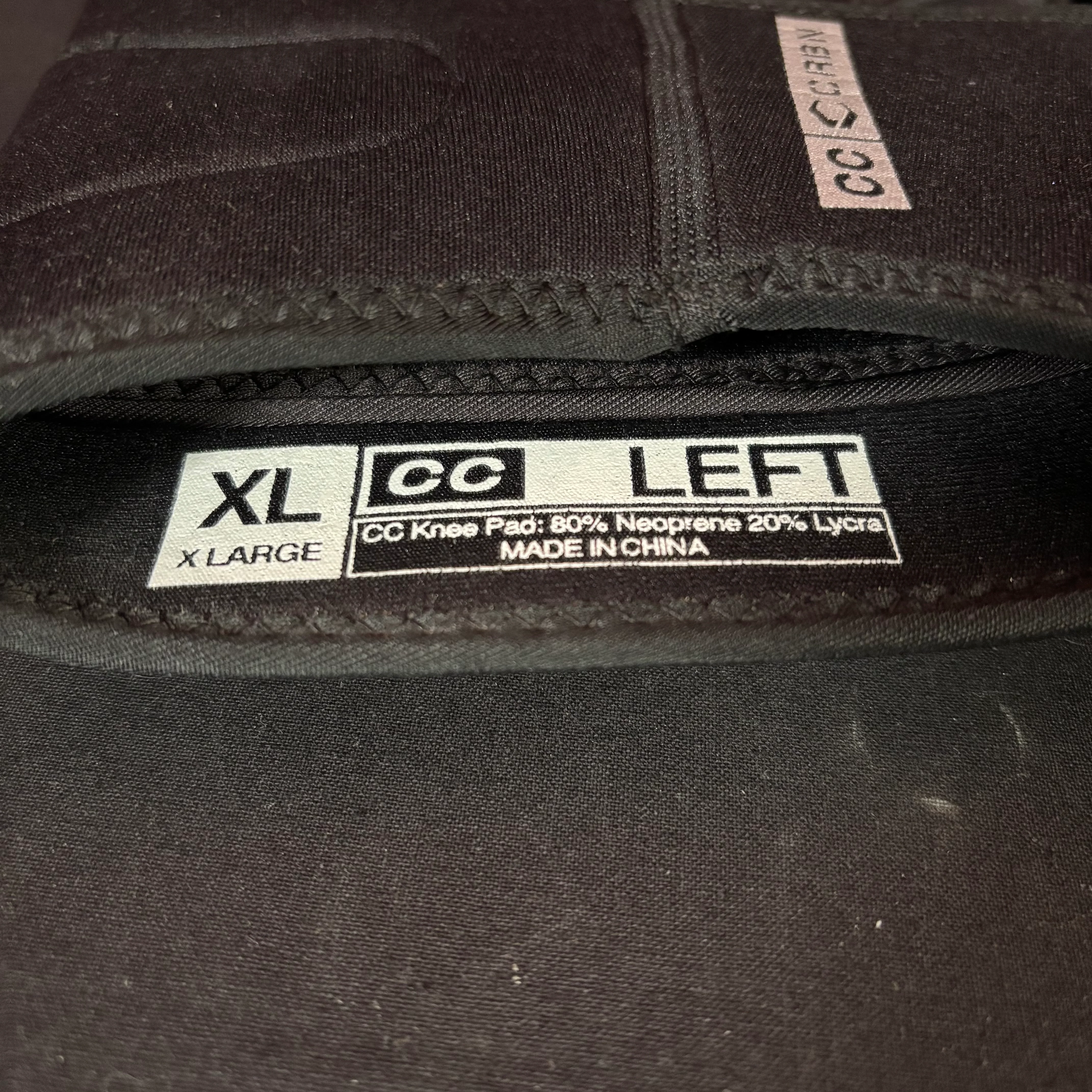 Used Carbon CC Knee Pads - X-Large - Image 4