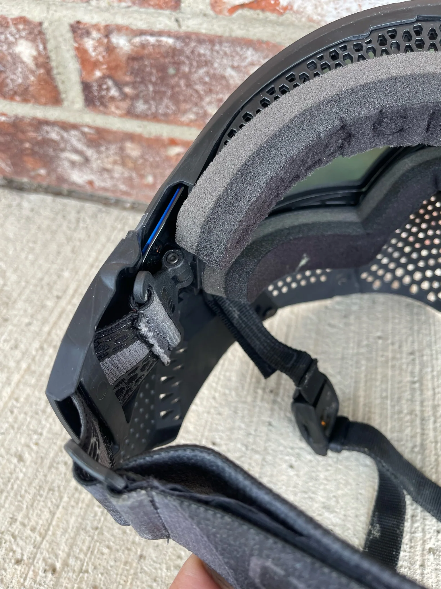 Used Carbon LESS Paintball Mask - Coal (Black) - Image 6