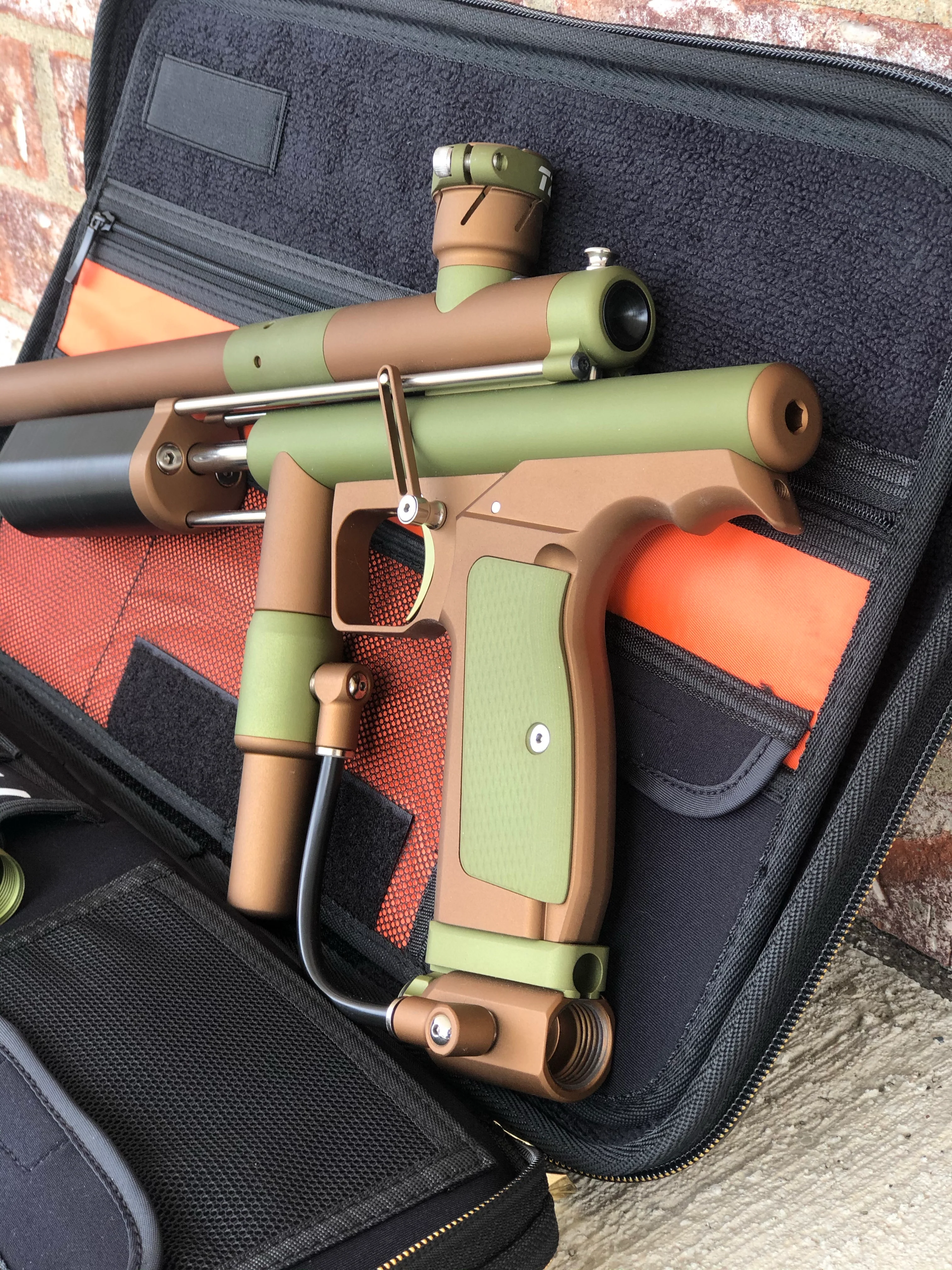 Used CCM T2 Pump Paintball Gun - Dust Brown/Dust Olive - Image 3