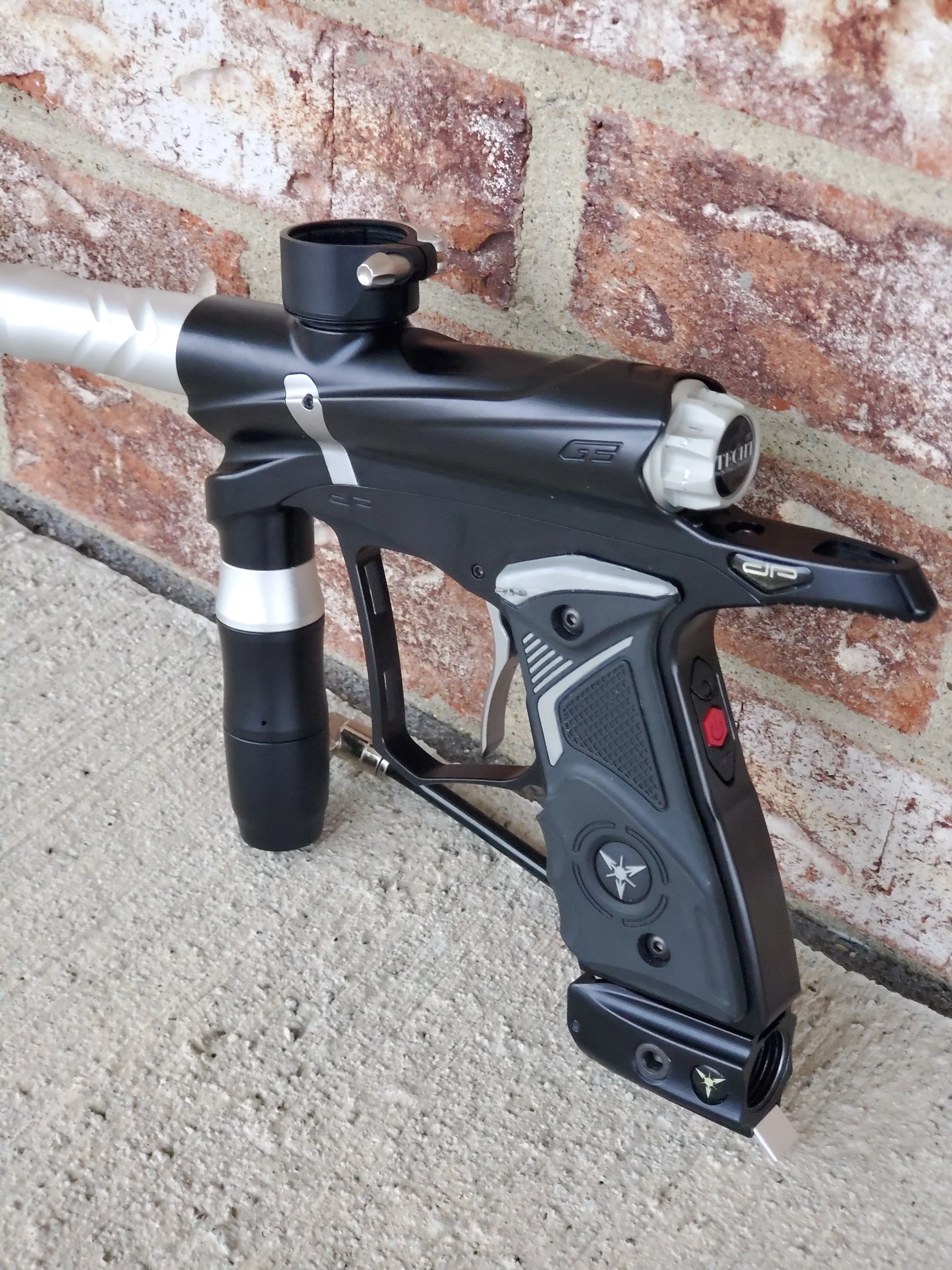 Used Dangerous Power G3 Paintball Gun - Black / Silver - Image 3