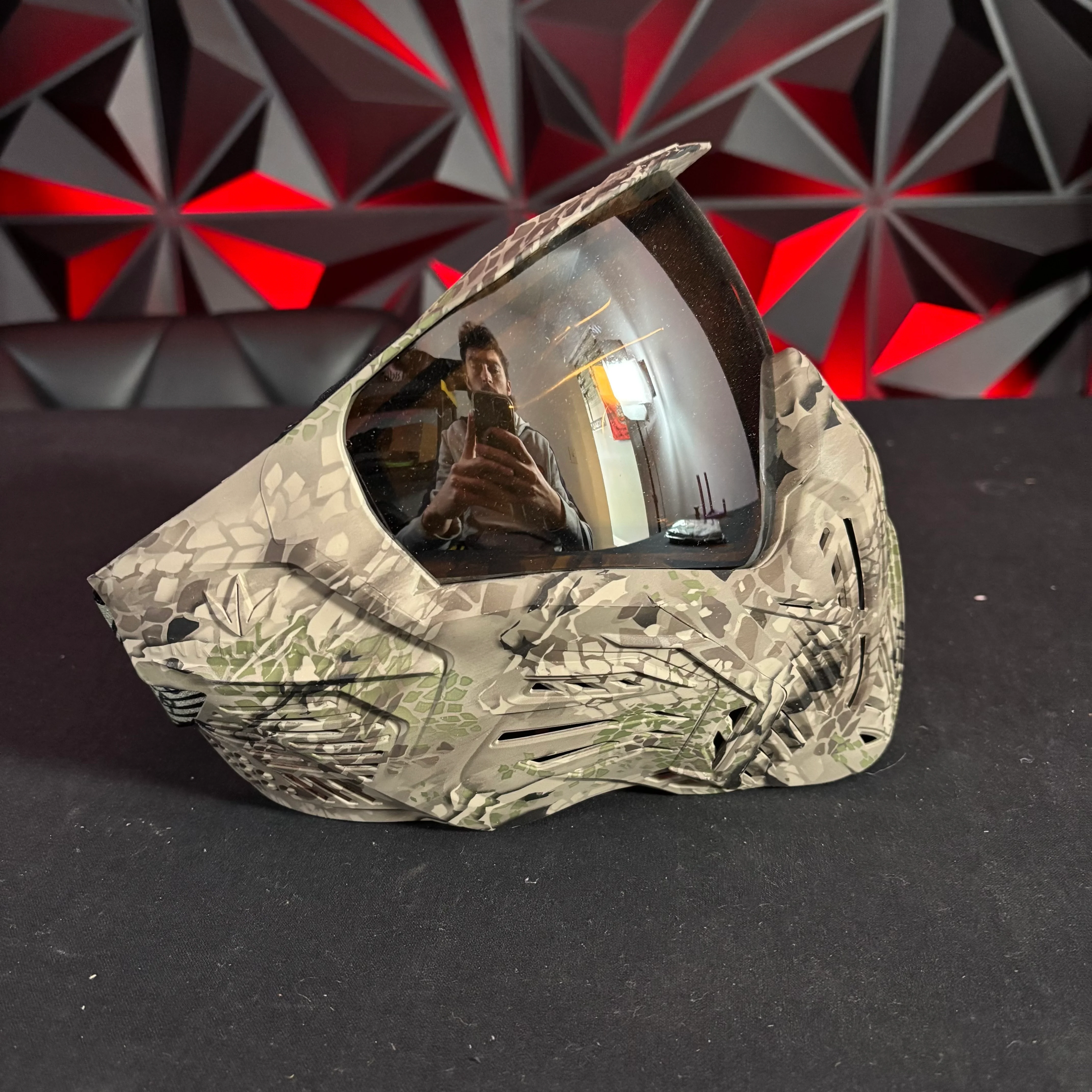"Used" Display Model Virtue/Bunkerkings Vio/CMD Mask - Highlander Camo - Image 2
