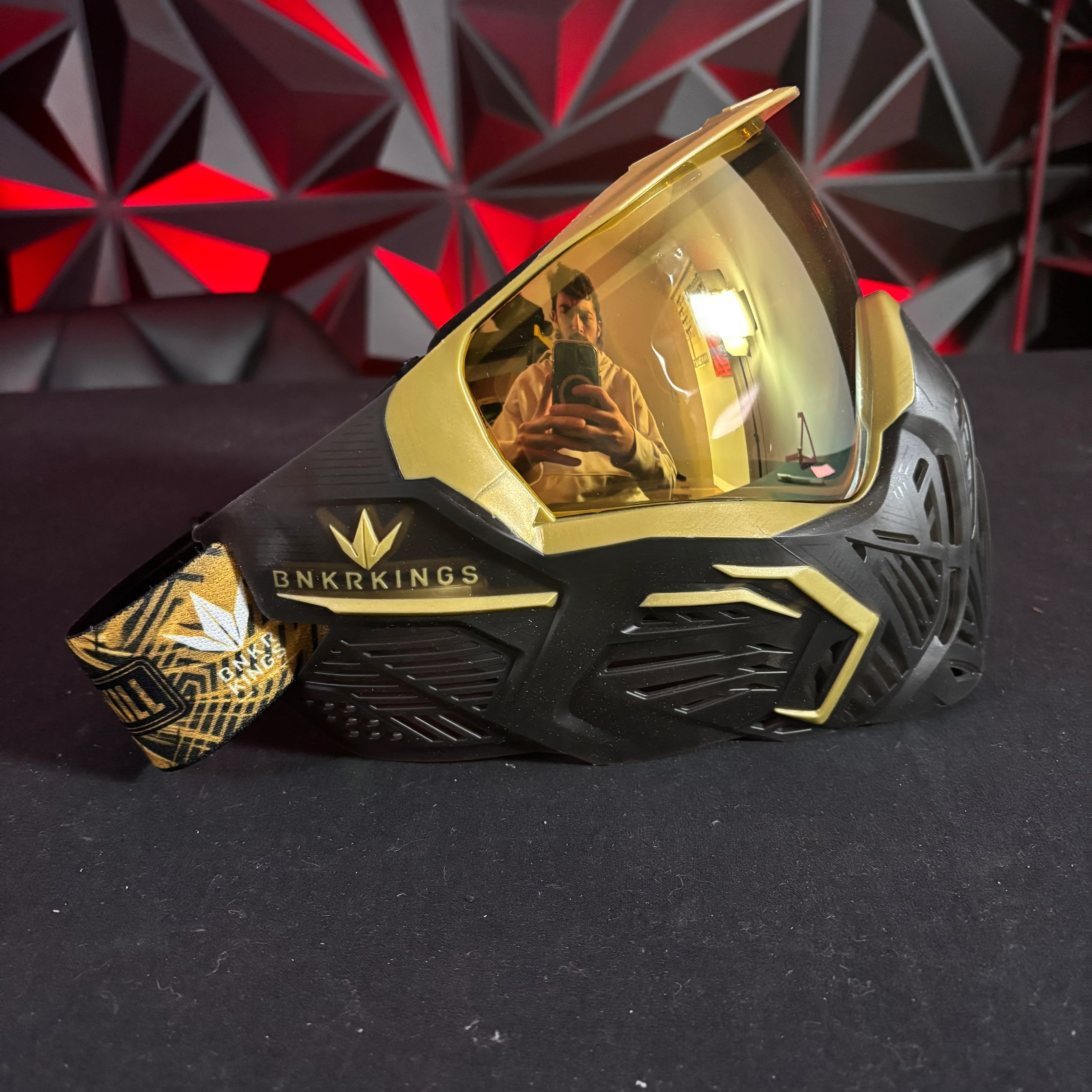 "Used" Display Model Virtue/Bunkerkings Vio/CMD Mask - Black/Gold - Image 2