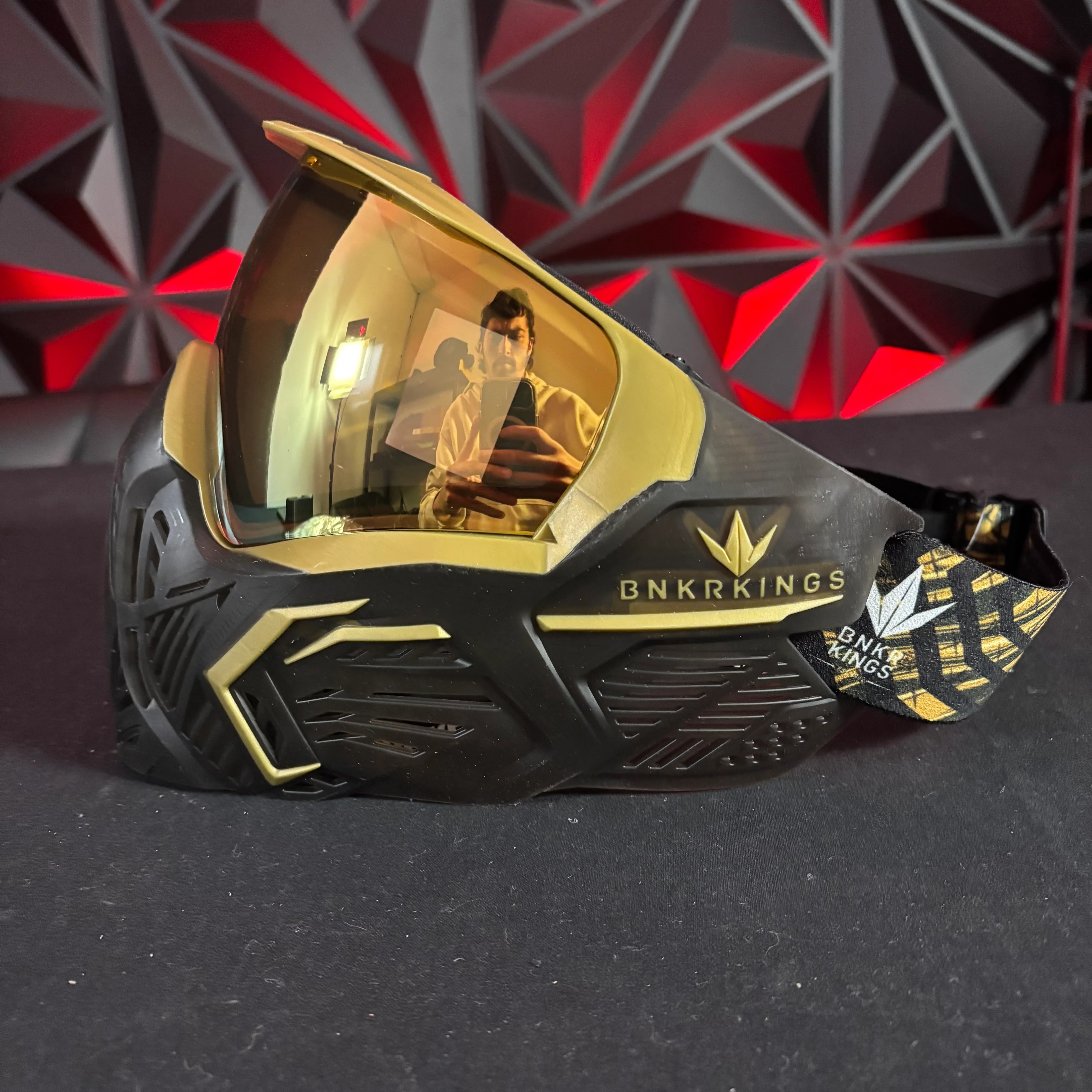 "Used" Display Model Virtue/Bunkerkings Vio/CMD Mask - Black/Gold - Image 5