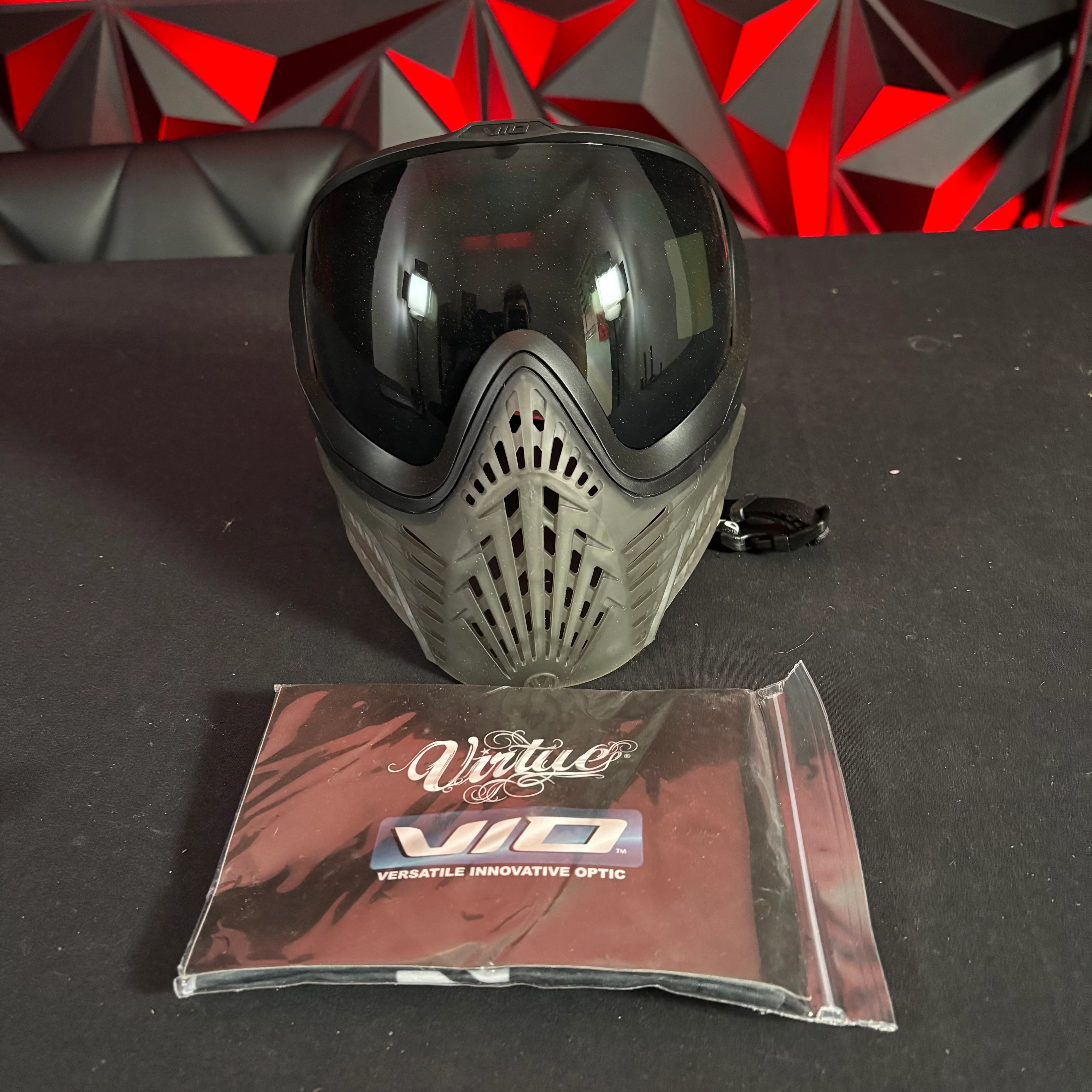 Used *Display* Virtue Vio Extend XS 2 Paintball Mask - Clear