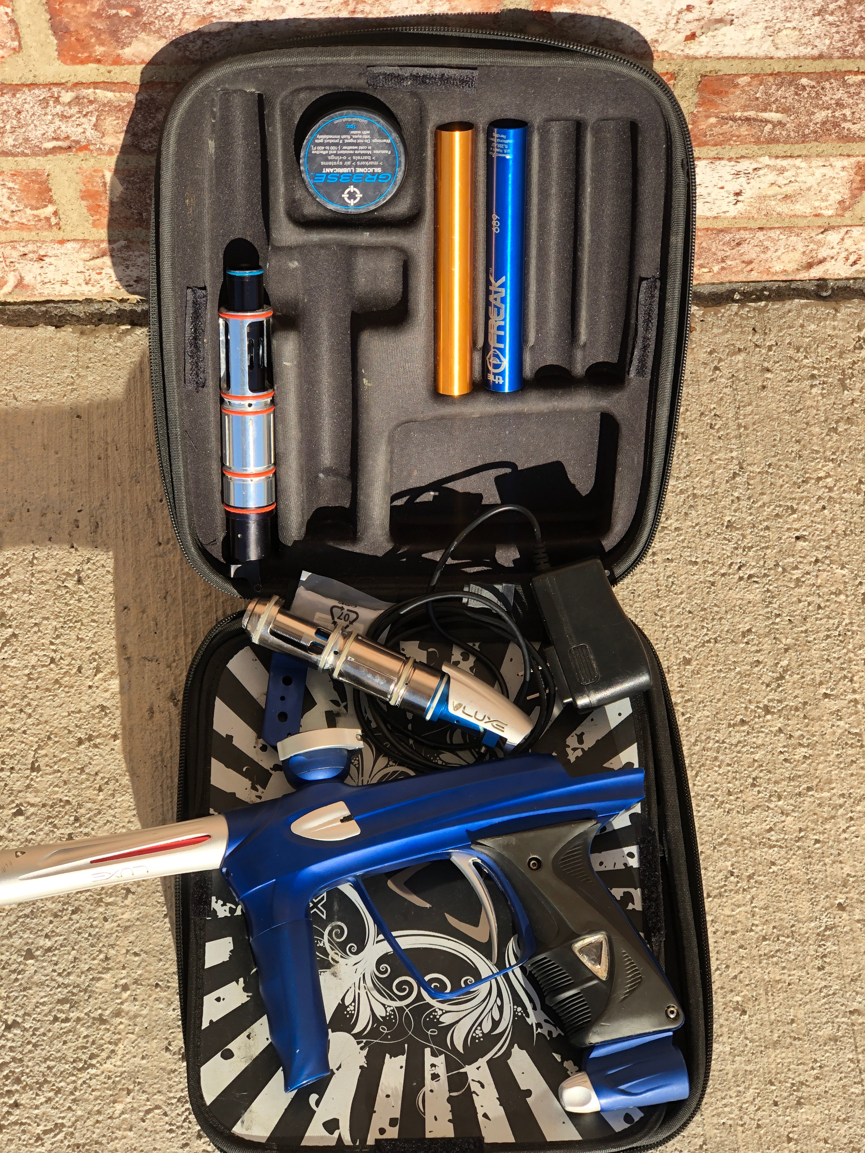 Used DLX Luxe 2.0 Oled Paintball Gun - Blue / Silver - Image 5
