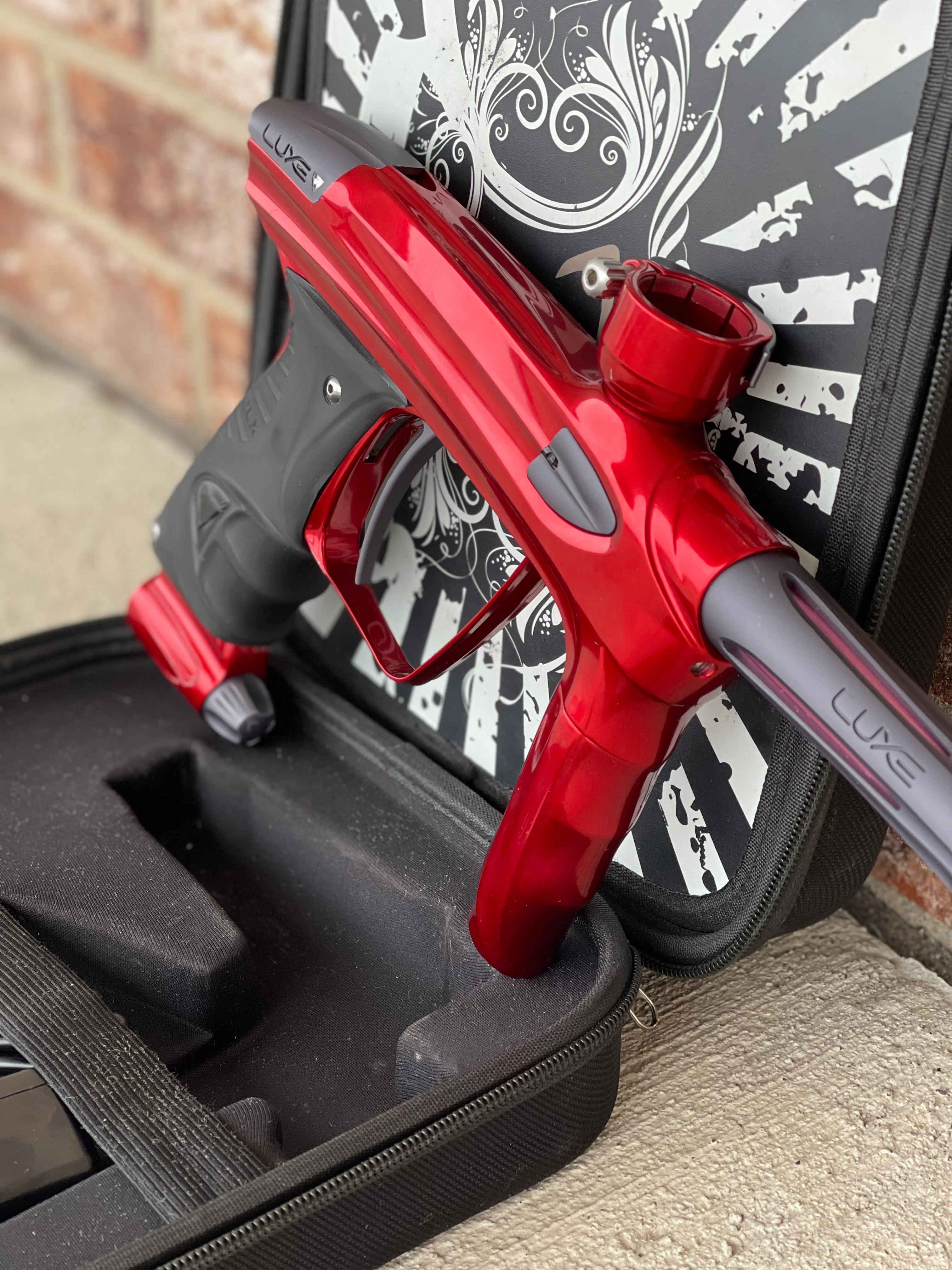 Used DLX Luxe 2.0 Oled Paintball Gun - Gloss Red / Dust Grey - Image 2