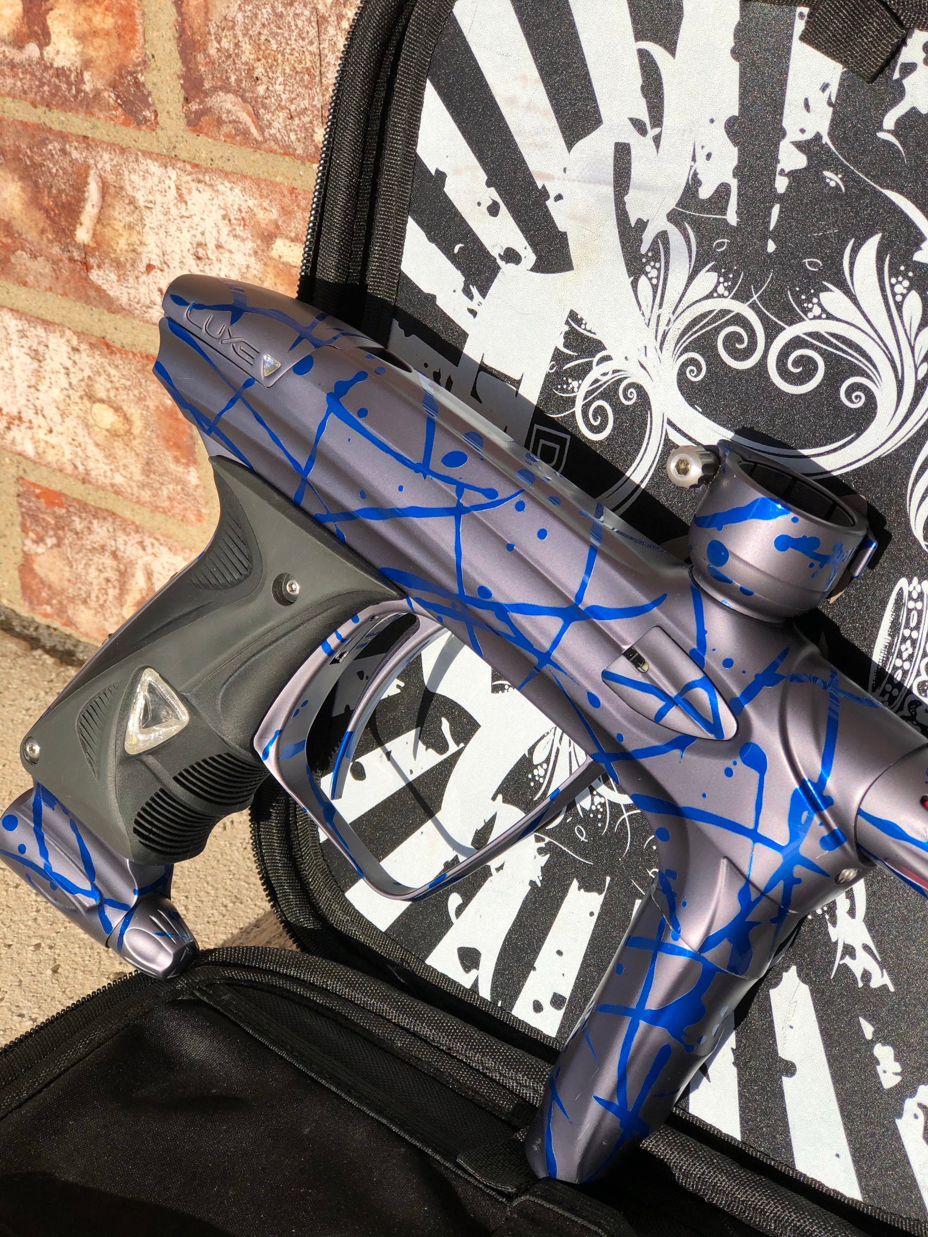 Used DLX Luxe 2.0 Oled Paintball Gun - Grey / Blue Splash LIMITED - Image 3