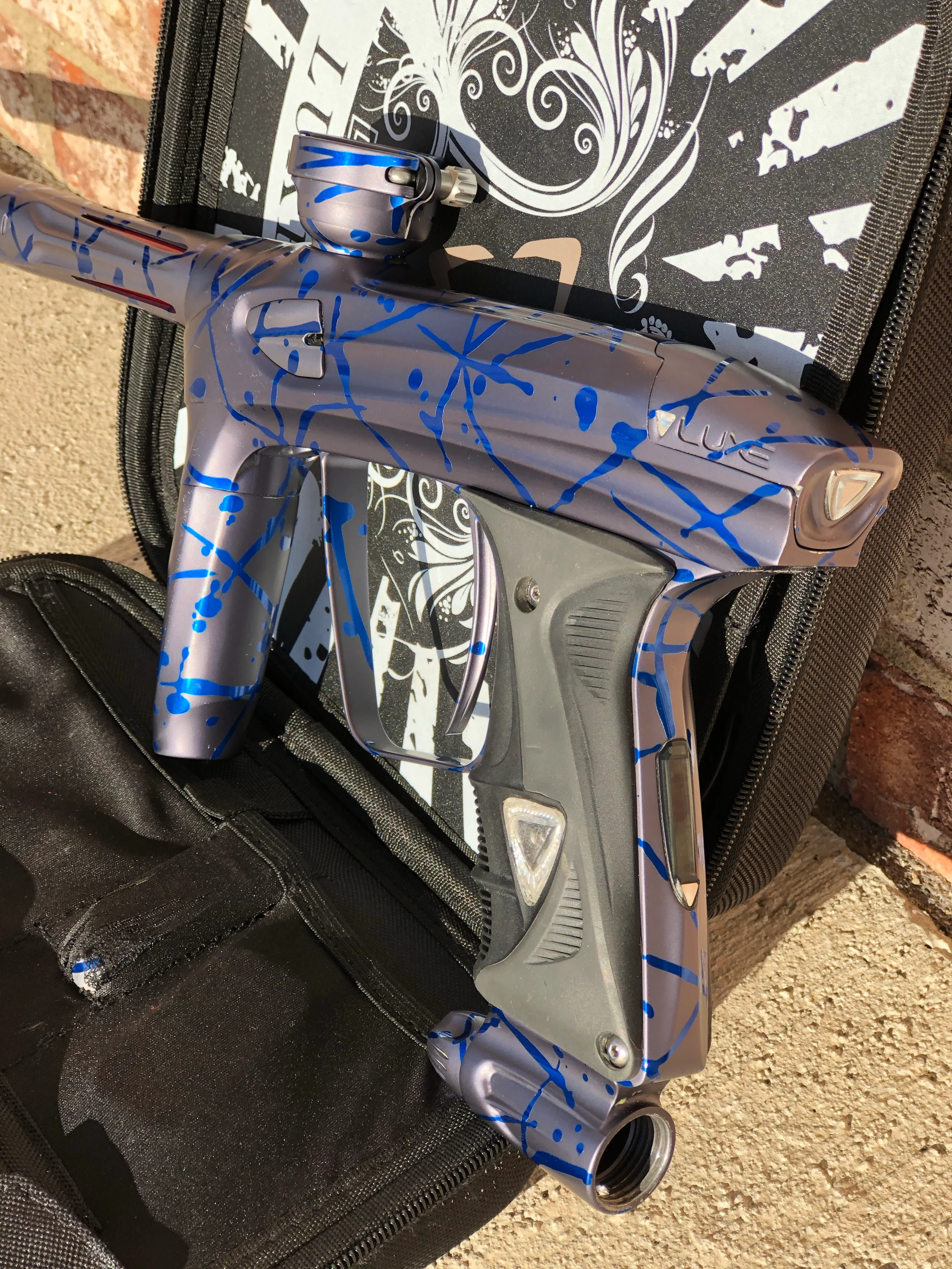 Used DLX Luxe 2.0 Oled Paintball Gun - Grey / Blue Splash LIMITED - Image 4